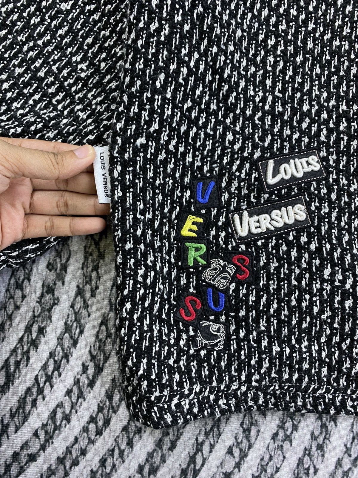 Other Vintage Louis Versus Patches Casual Zipper Jacket Size US L / EU 52-54 / 3 - 9 Thumbnail
