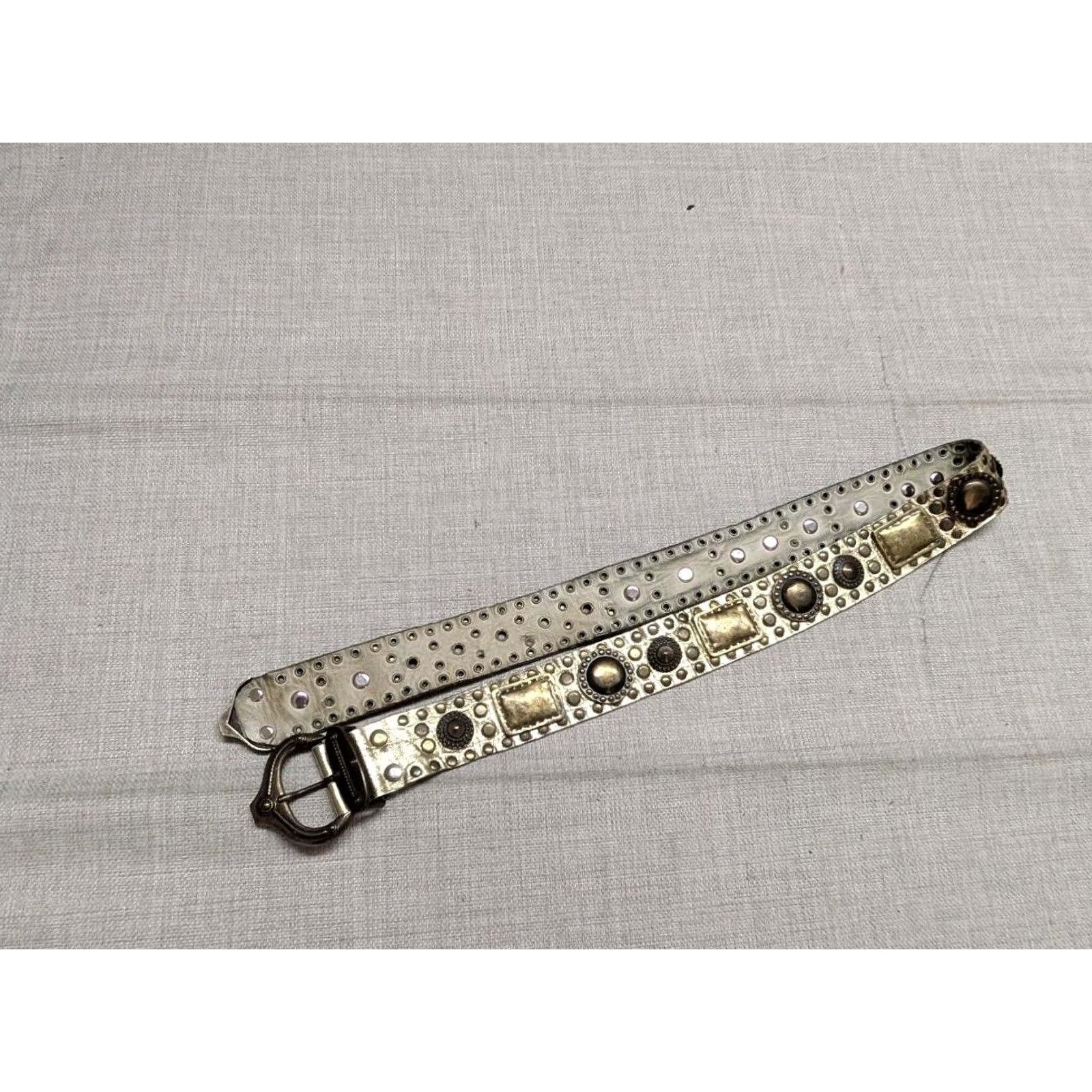 Vintage VINTAGE Sand Castle belt Concho Leather Studded belt 30 in Gold Women XS-30 28-32 belt holes 1-3/8" vintage western belt Size ONE SIZE - 3 Thumbnail