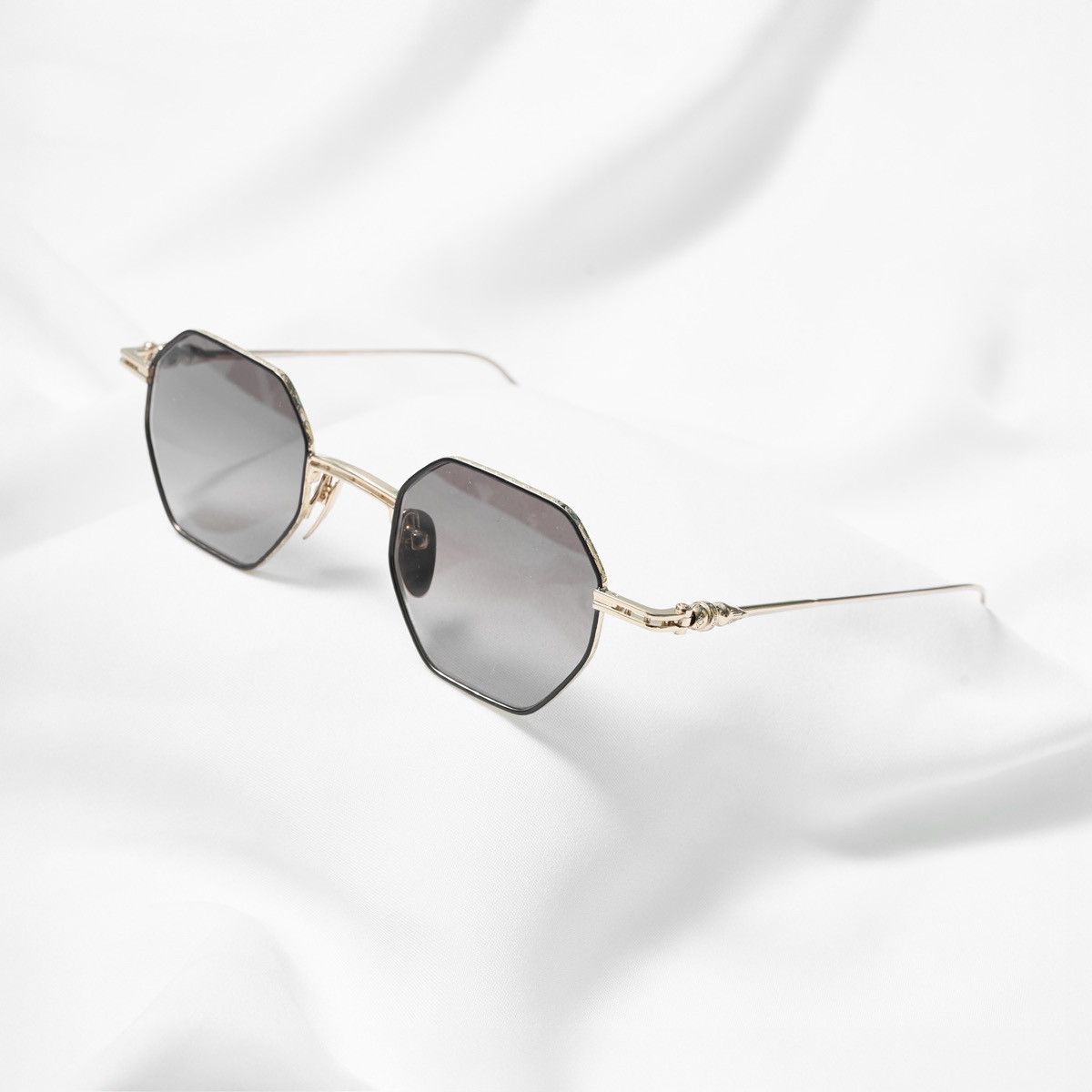 Chrome Hearts CHROME HEARTS EVACULATION MATTE BLACK/GOLD PLATED SUNGLASSES Size ONE SIZE - 1 Thumbnail