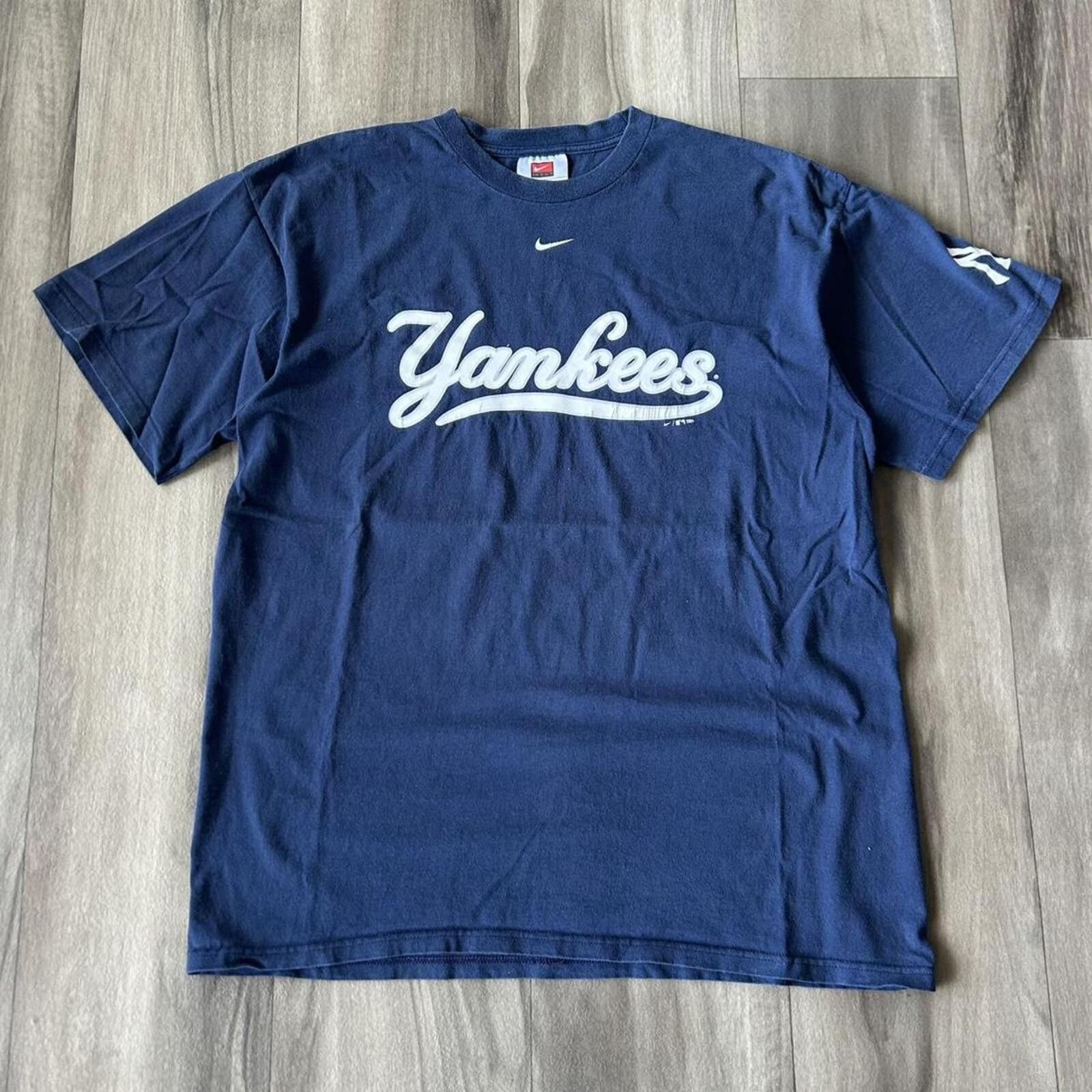 Nike Vintage 90’s Nike New York Yankees MLB t shirt size L Size US L / EU 52-54 / 3 - 1 Thumbnail