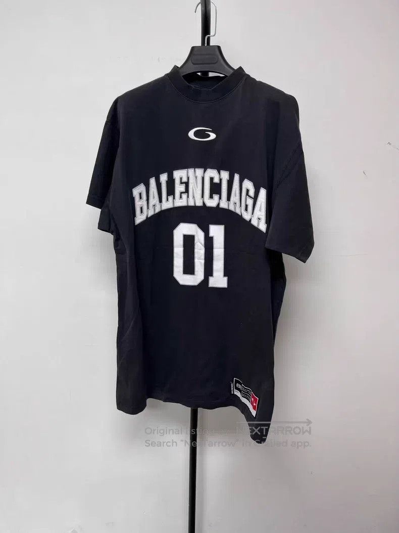 Balenciaga Balenciaga Letter Printed Round Neck Short Sleeve T-Shirt Size US S / EU 44-46 / 1 - 1 Thumbnail