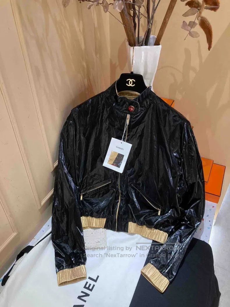 Chanel Chanel Black and gold glitter waisted jacket Size S / US 4 / IT 40 - 1 Thumbnail
