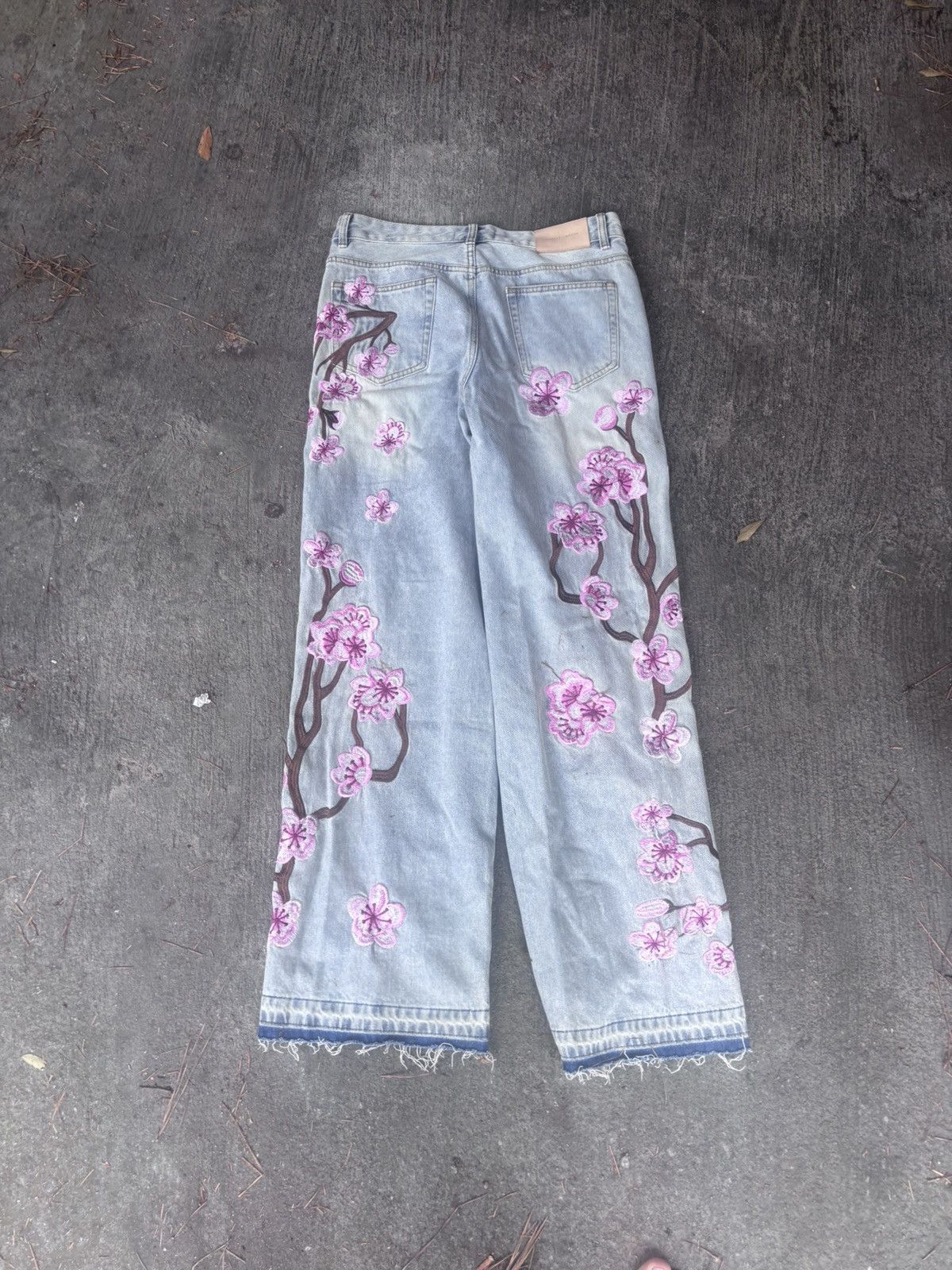 Japanese Brand Cherry Blossom Embroidery Oversized Jeans Size US 32 / EU 48 - 3 Thumbnail