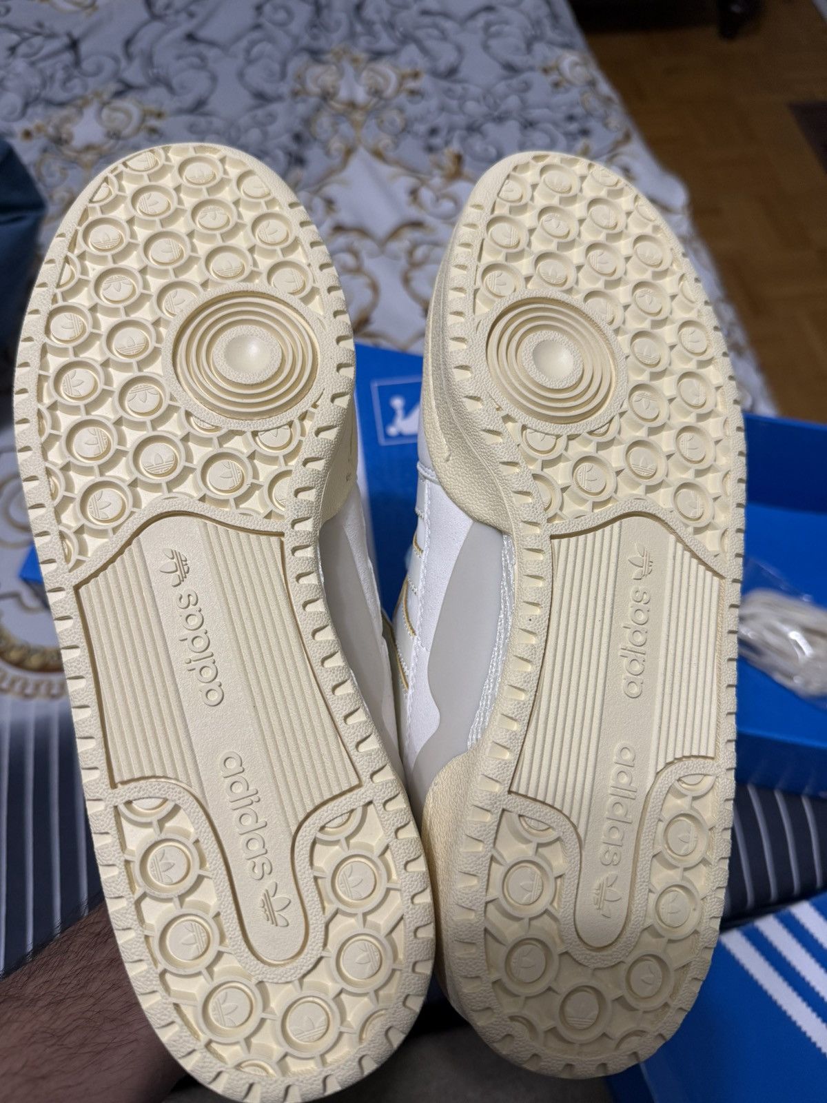 Adidas BLUE WHITE ADIDAS Size US 8 / EU 41 - 8 Thumbnail