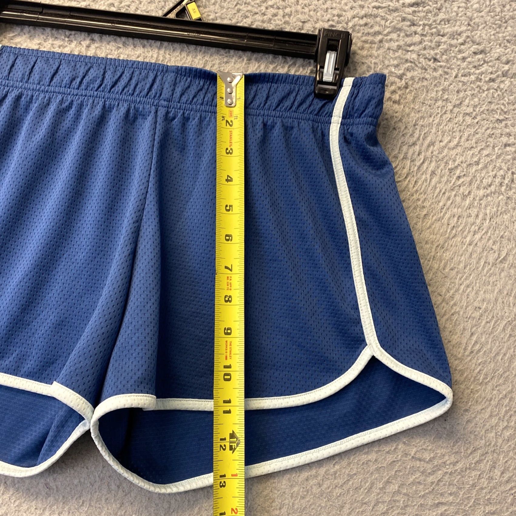 Under Armour Under Armour Women's Heat Gear Running Shorts Size MD Blue Polyester/ 37-70 Size 32" / US 10 / IT 46 - 7 Thumbnail