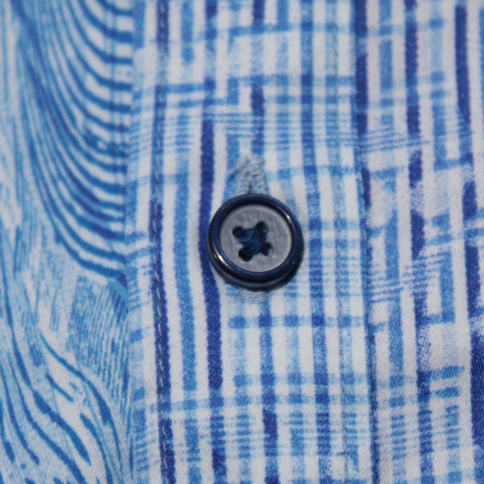 Robert Graham Robert Graham New with tags Shirt Size L US In Blue Size US L / EU 52-54 / 3 - 7 Thumbnail