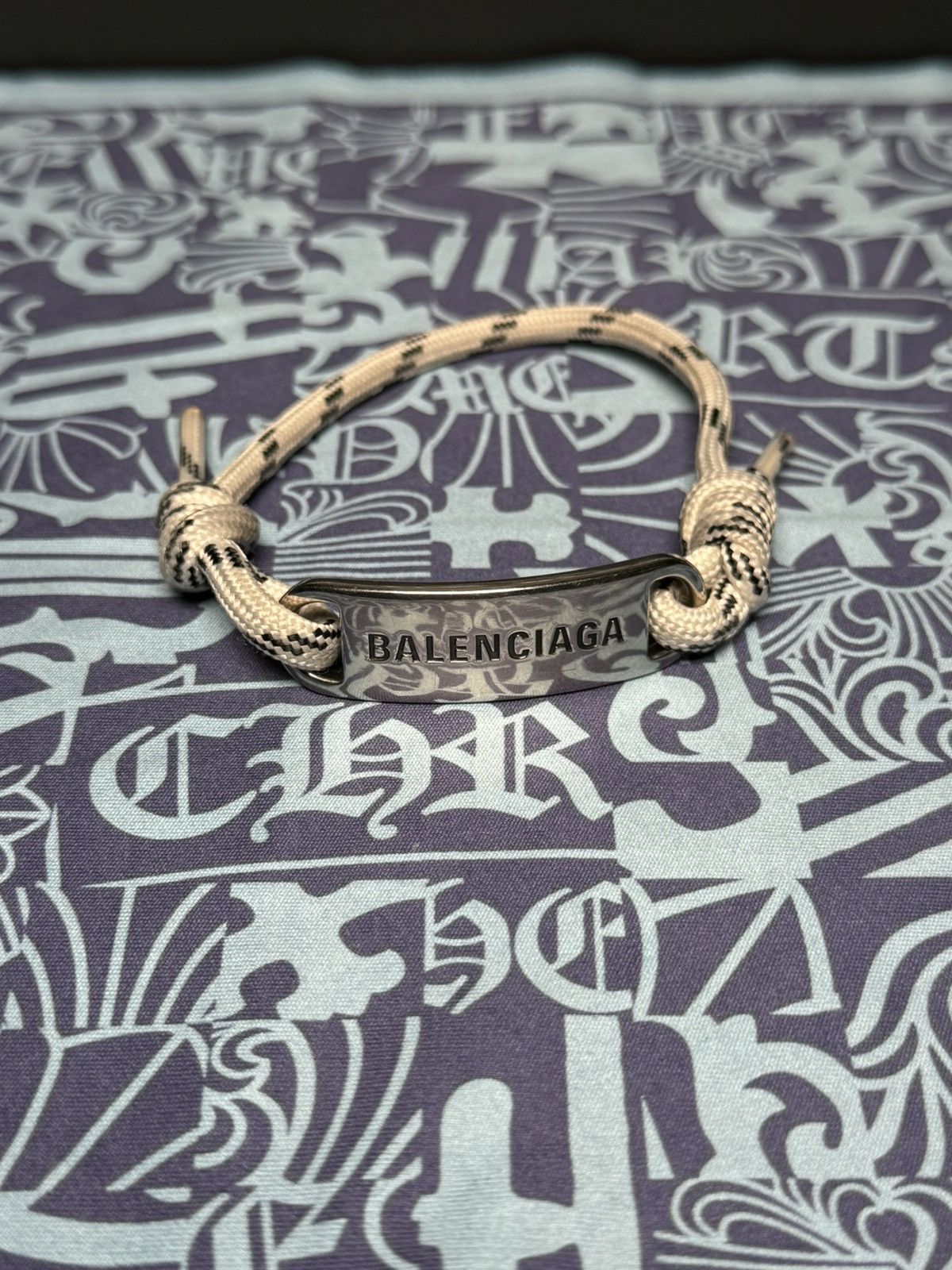 ★ギフトにも【BALENCIAGA】BB CUFF BRACELET BB leather bracelet in black - Balenciaga | Mytheresa