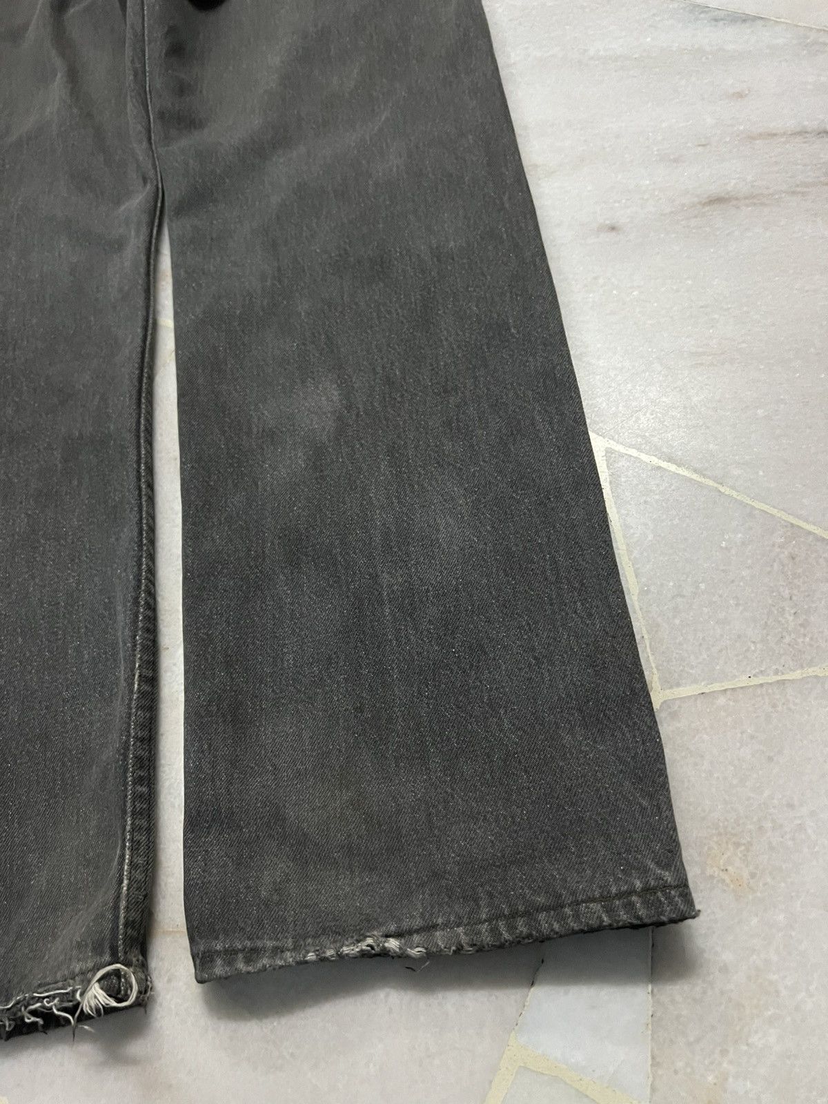 Levi's 💥90’s💥Vintage Levis 501 Faded Made In USA Distressed Jean Size US 35 - 15 Thumbnail