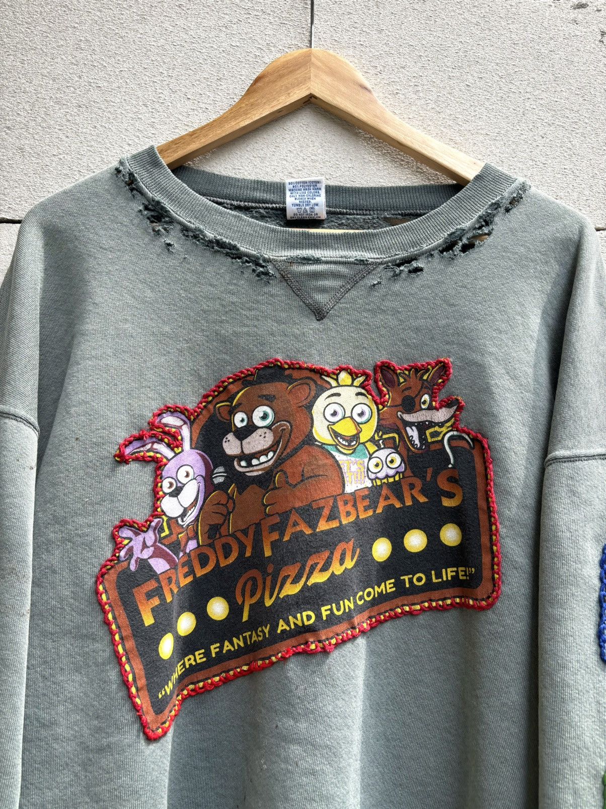 Vintage 1 of 1 Custom Freddy X Street Fighter Thrashed Sweatshirt Size US L / EU 52-54 / 3 - 2 Thumbnail