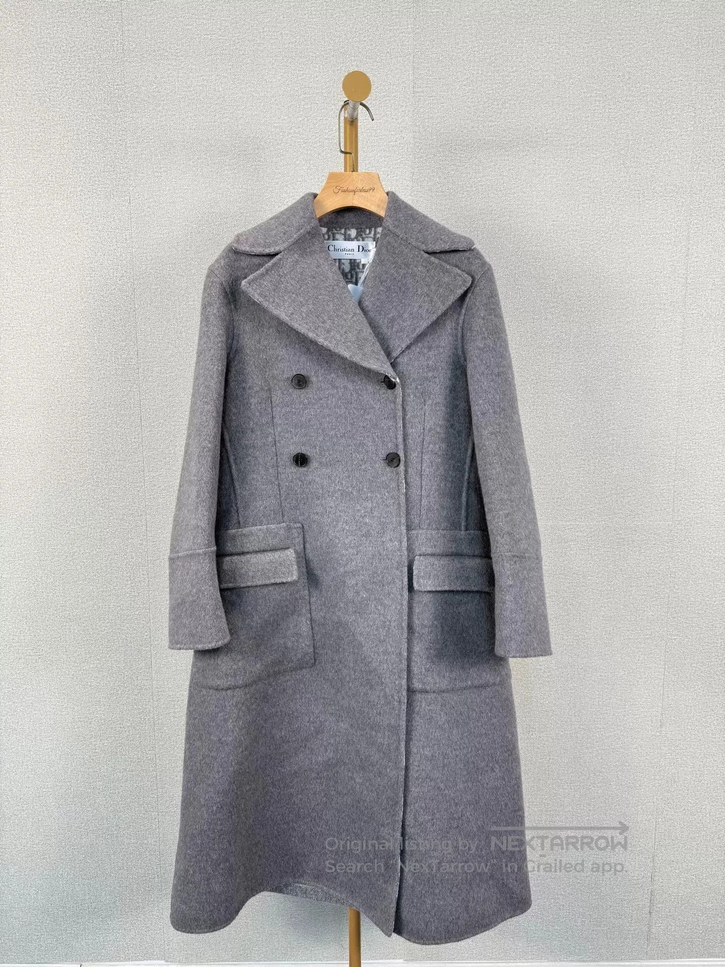 gray long coat with lapel collar.