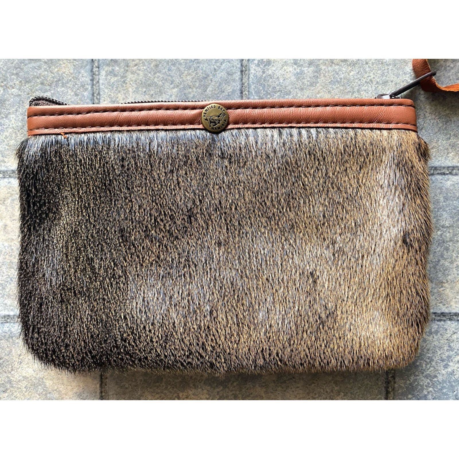 Vintage VINTAGE Henties Bay Namibia Fur Clutch Handbag With Zipper Clutch Women Brown Beige Fur Zip Size ONE SIZE - 2 Thumbnail