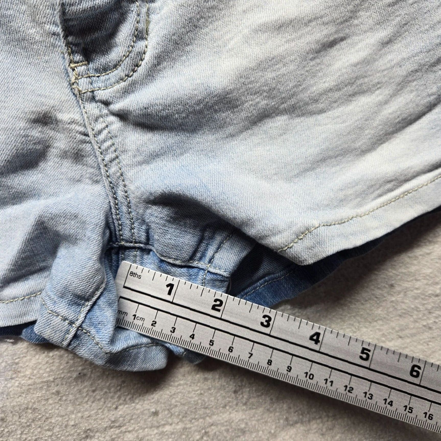Vintage Blue Spice Blue Jean Shorts Shorts Light Wash Adult Women 8 Blue Distressed Shortie 90s? No decade given. Size 30" / US 8 / IT 44 - 6 Thumbnail