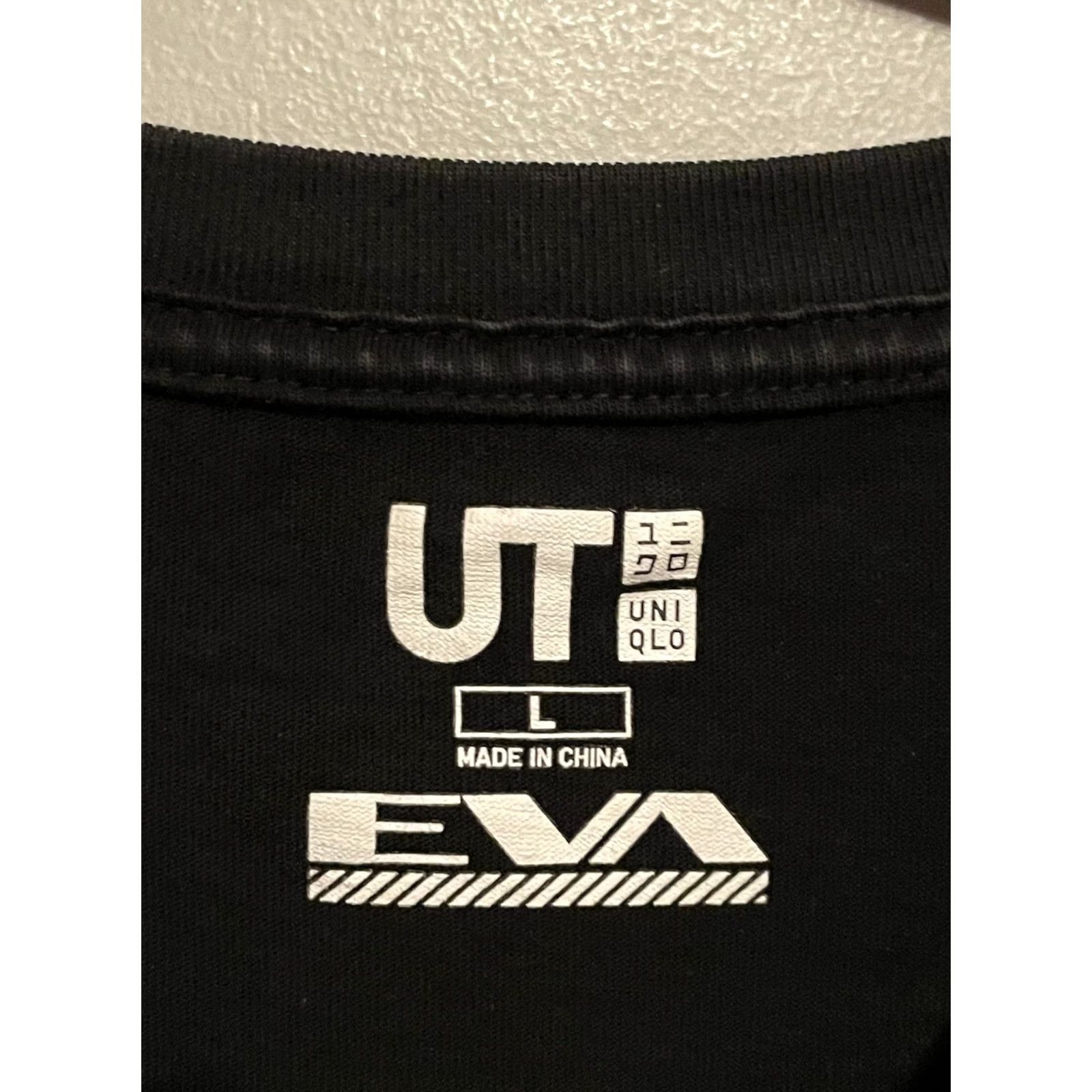 Uniqlo Uniqlo UT Evangelion Berserk Anime Black T-Shirt L Men 90s Anime Unit 01 Logo Graphic Print Casual Shirt Size US L / EU 52-54 / 3 - 4 Thumbnail