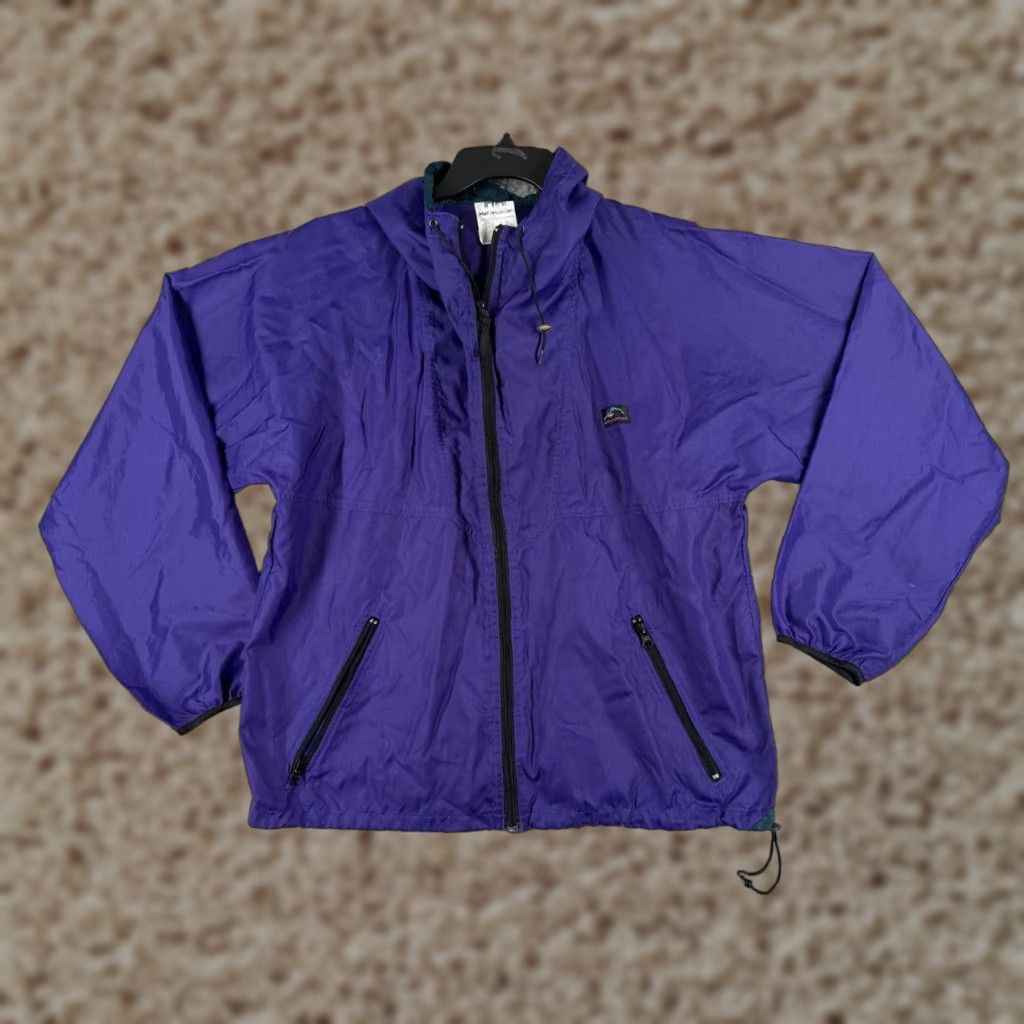 Helly Hansen VINTAGE Helly Hansen Jacket Windbreaker Adult Small Purple Nylon Shell Hooded Men's Regular Windbreaker Purple 34 in Solid Shell 90s Theme Mens Size US S / EU 44-46 / 1 - 1 Thumbnail