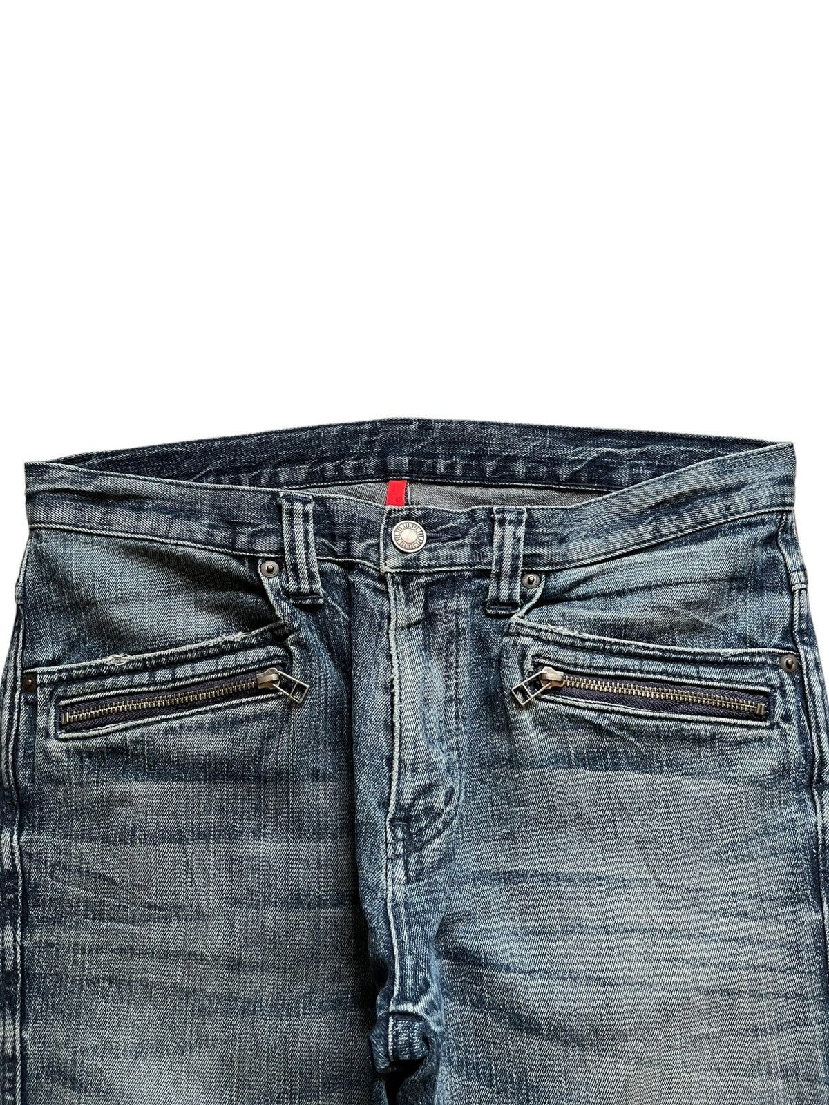 Japanese Brand × Jun Takahashi × Uniqlo SALES🔥Vintage Japanese Uniqlo Blue Distressed Loose Jeans Size US 35 - 4 Thumbnail