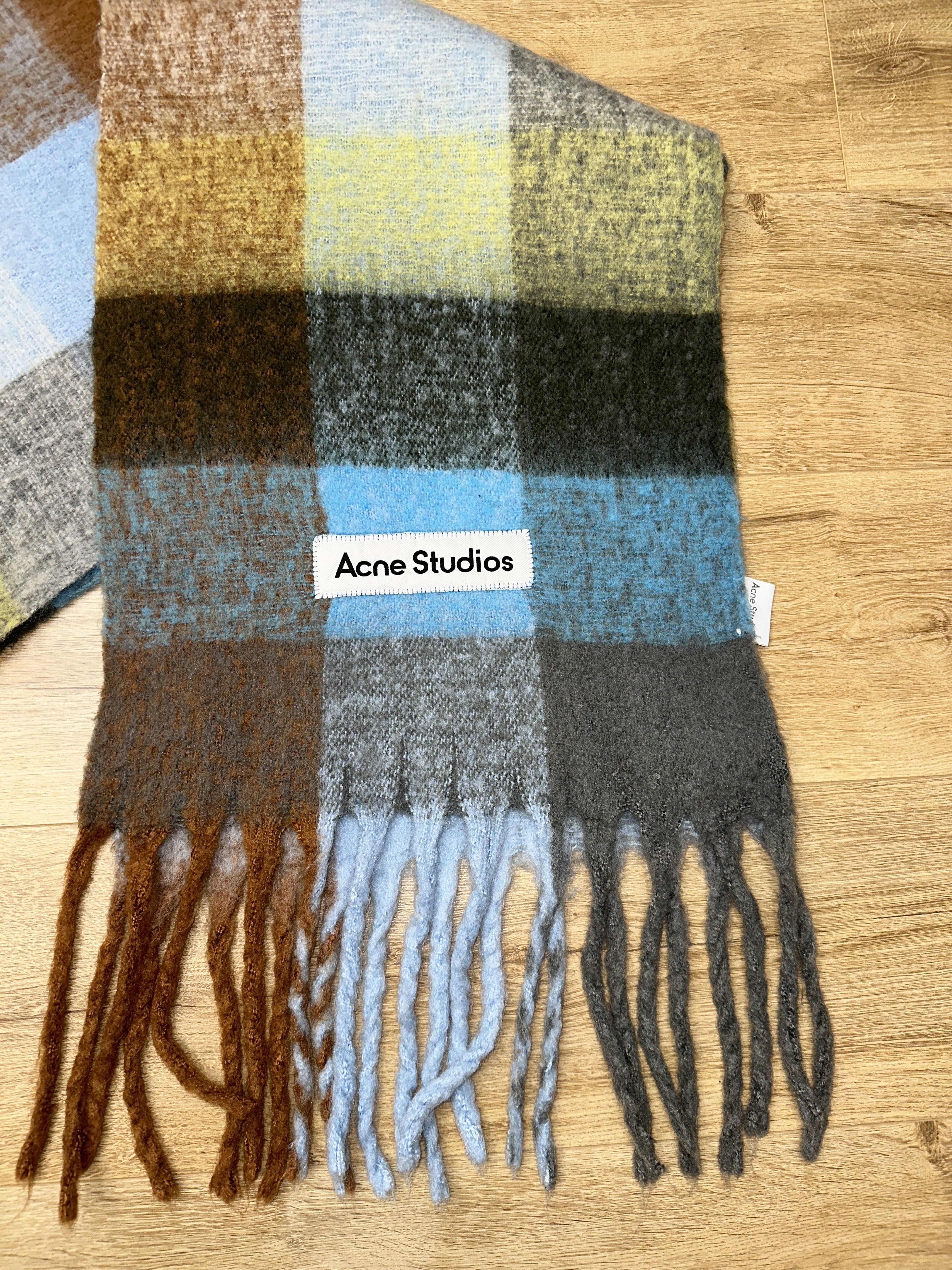 Acne Studios Acne Studios Mohair Wool Scarf Unisex Italy 250 X 35 Cm Size ONE SIZE - 4 Thumbnail