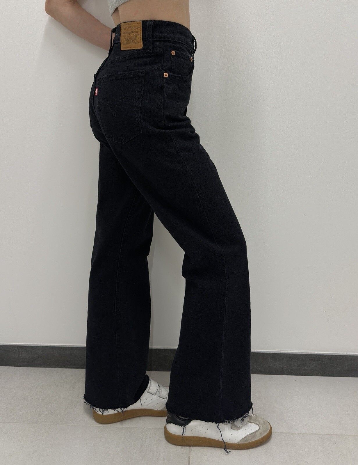 Levi's Levis Premium Ribcage Crop Flare Black Jeans Size 26x26 Size 26" / US 2 / IT 38 - 1 Thumbnail