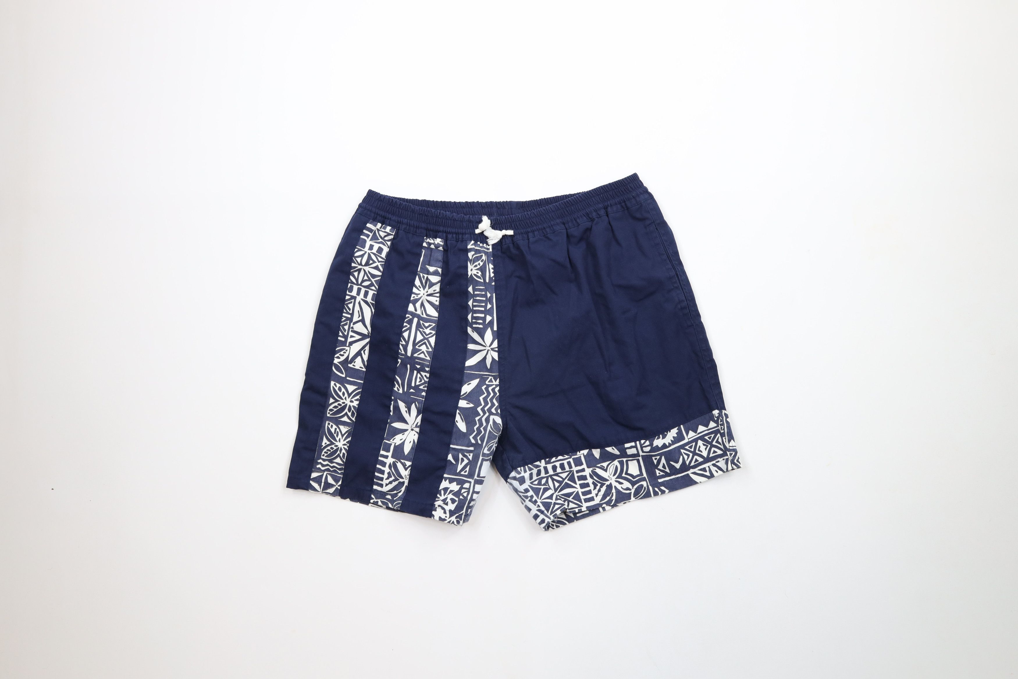 Vintage Vintage 90s Streetwear Hawaiian Beach Lined Shorts Flower Size US 34 / EU 50 - 1 Thumbnail