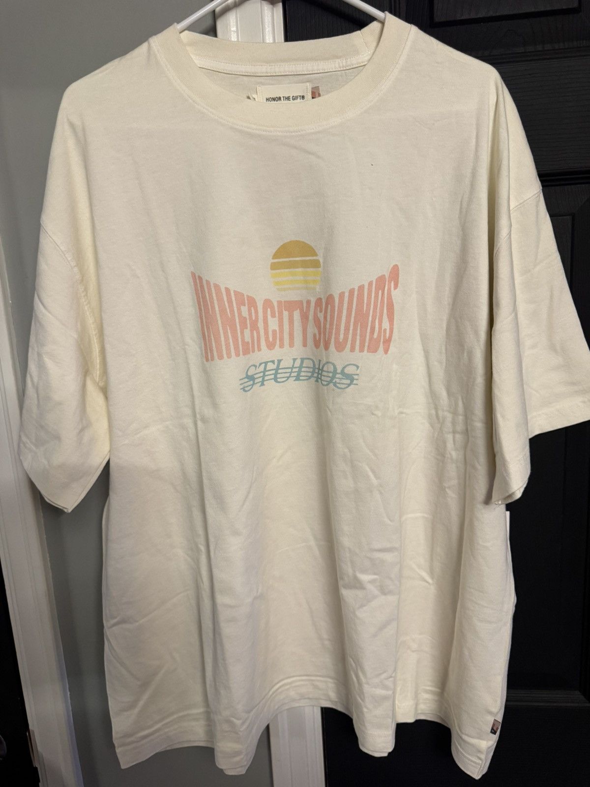 Honor the Gift Honor the Gift ‘Inner City Sounds’ Cream T Shirt - Size XL Size US XL / EU 56 / 4 - 1 Thumbnail