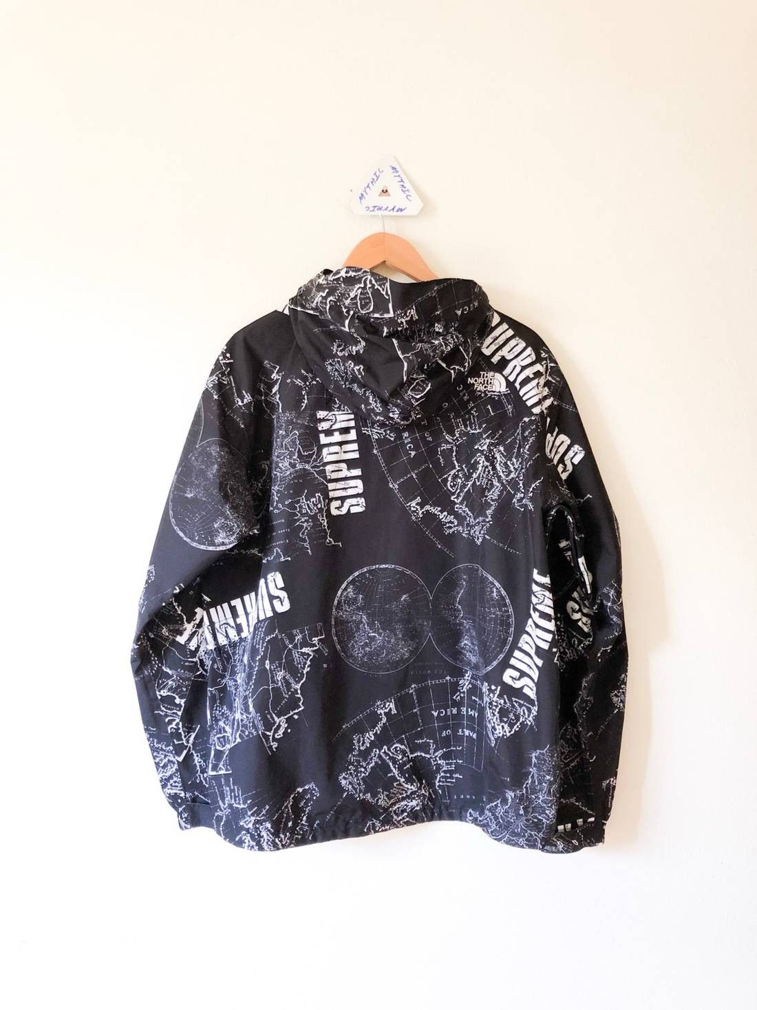 Supreme × The North Face Supreme / North Face Venture Taped Seam Jacket Size US L / EU 52-54 / 3 - 2 Thumbnail