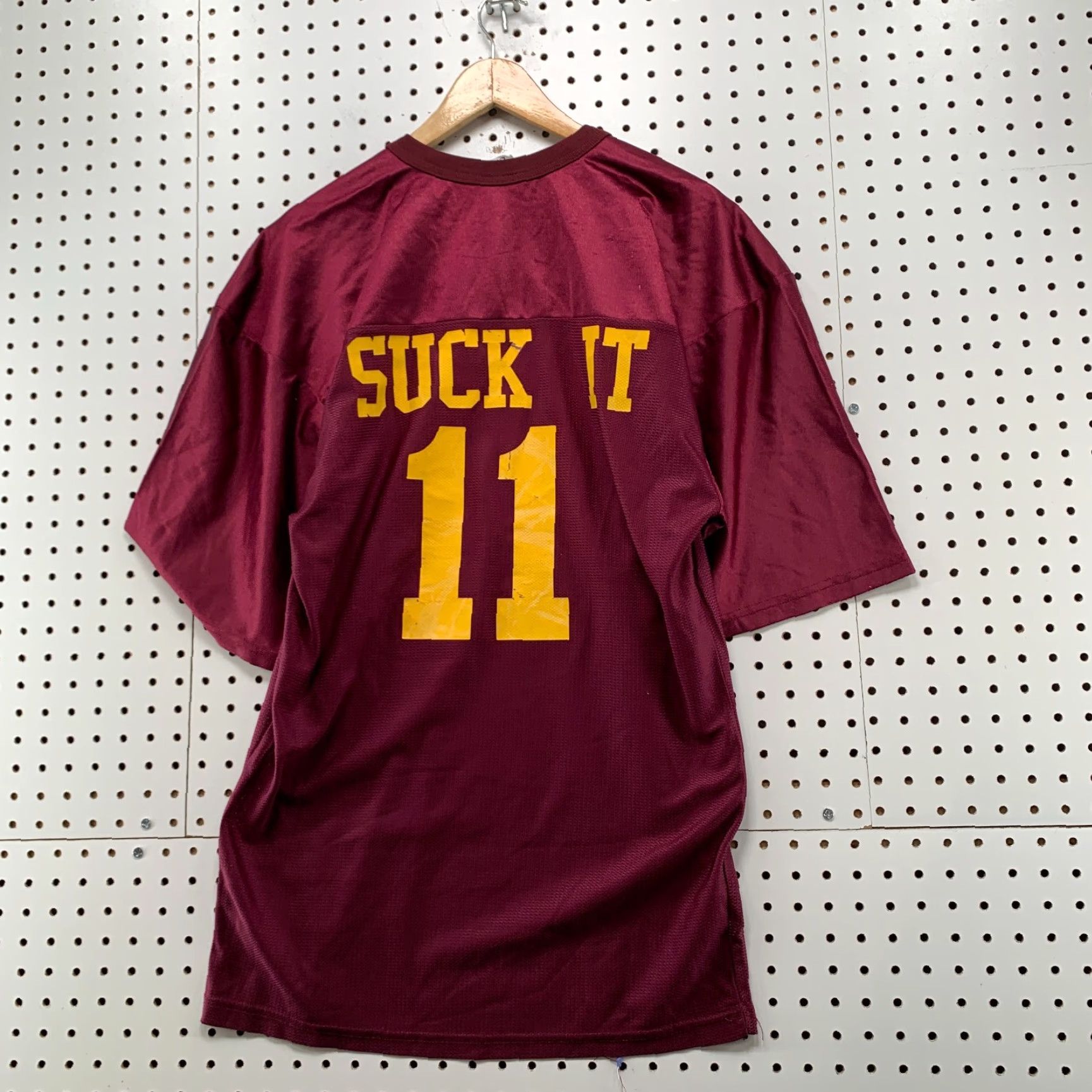 Vintage VINTAGE Kapwa Suck It Football Jersey Mens Large Red Funny Tagalog #11 USA Jersey T-Shirt Mens Red 90s Size US L / EU 52-54 / 3 - 2 Thumbnail
