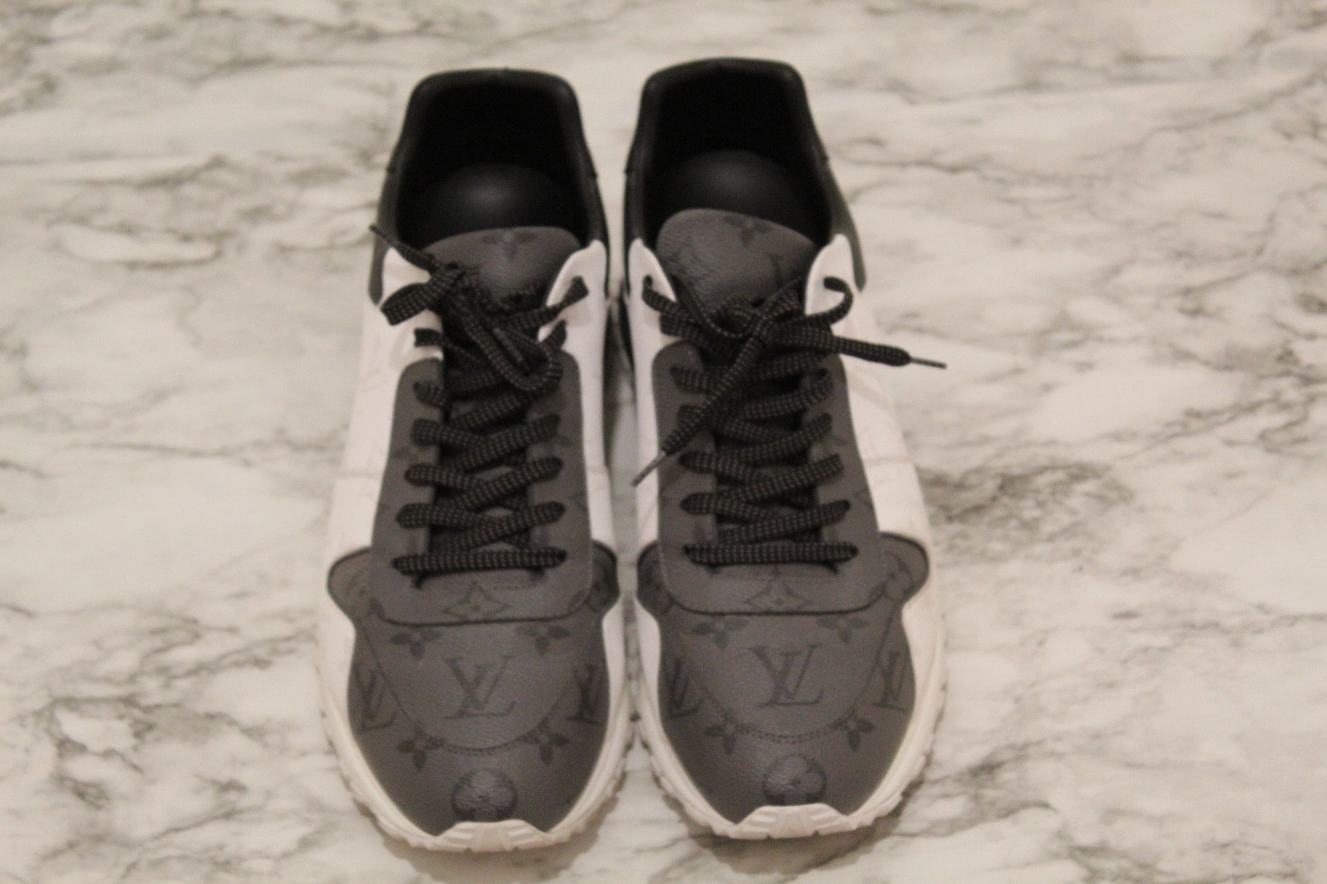 Louis Vuitton Men’s Louis Vuitton Run Away Sneaker size 9 - USA 10 Size US 10 / EU 43 - 6 Thumbnail