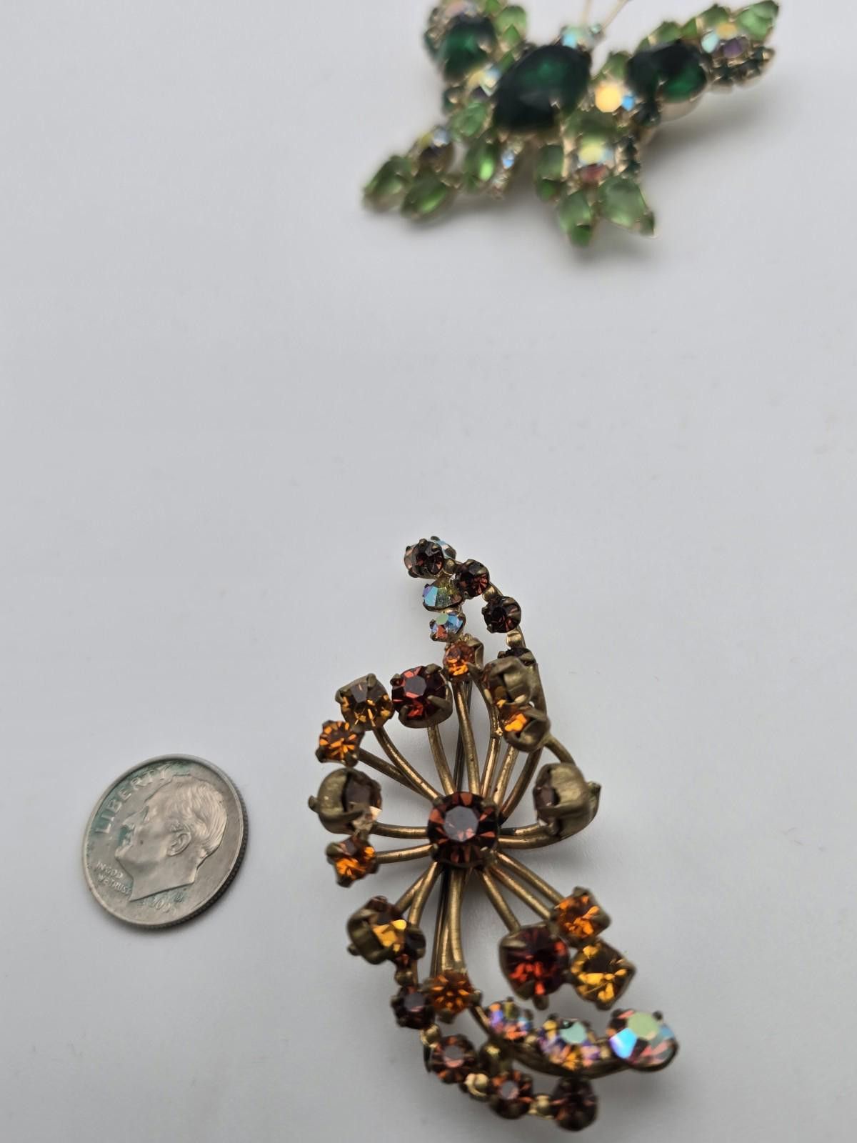 Aurora Shoe Company Vintage Austria Amber AB Rhinestone Spray Brooch Size ONE SIZE - 4 Thumbnail