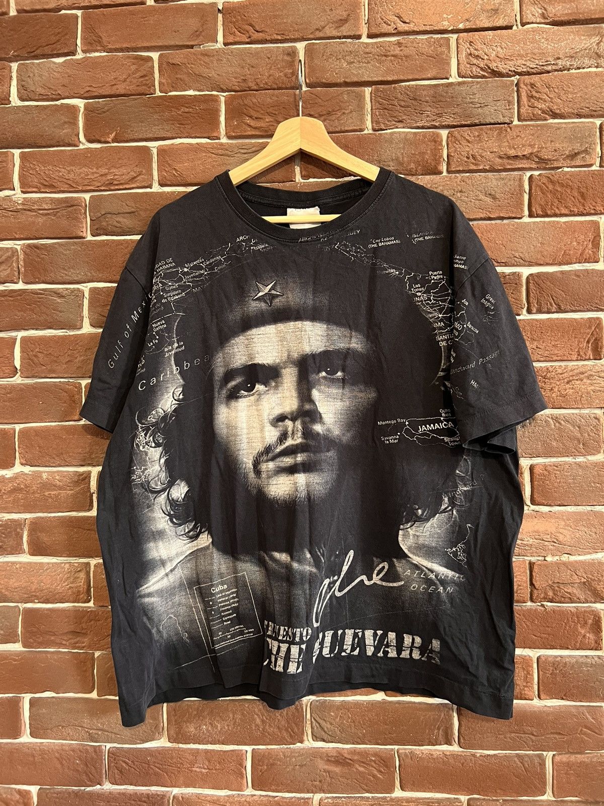 Band Tees Rare Vintage Che Guevara All Over Prin T-Shirt Photo Art Tee Size US XL / EU 56 / 4 - 1 Thumbnail