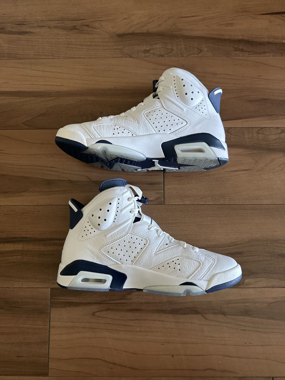 Jordan Brand Air Jordan 6 VI Retro Midnight Navy 2022 Size US 9.5 / EU 42-43 - 2 Thumbnail