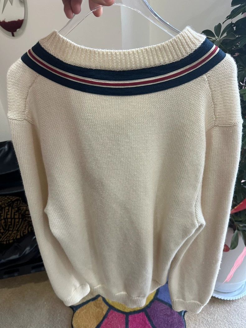Gucci Gucci Beige bee embroidered V-neck knitted sweater Size US M / EU 48-50 / 2 - 2 Thumbnail