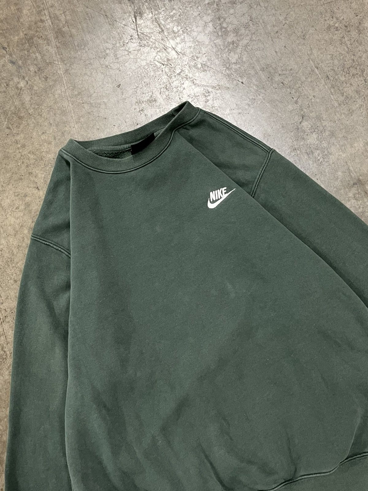 Nike × Vintage Nike earth tone green essential swoosh crewneck boxy hype Size US L / EU 52-54 / 3 - 3 Thumbnail