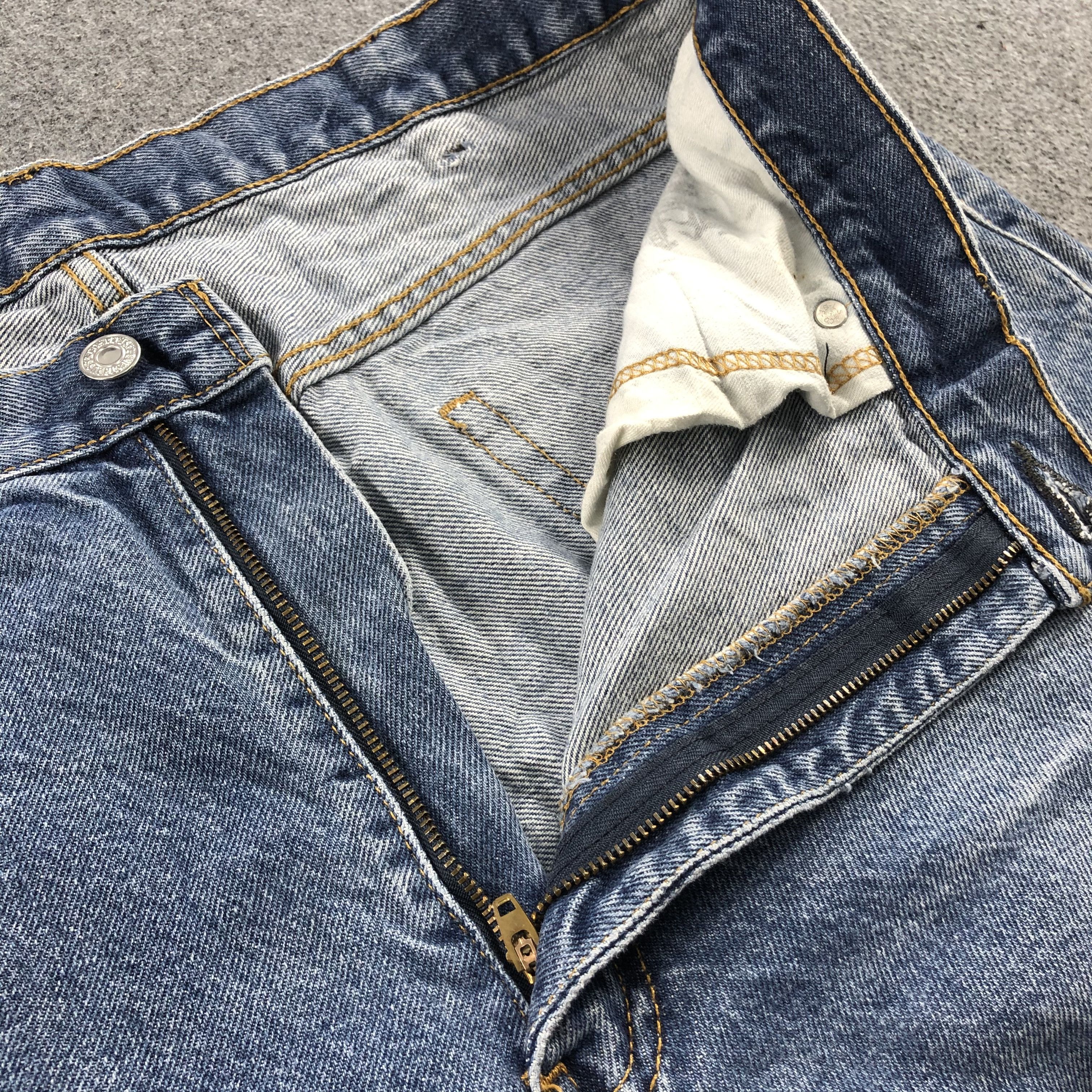 Levi's Vintage Blue Wash Levis 550 Jeans-J2061 Size US 37 - 12 Thumbnail
