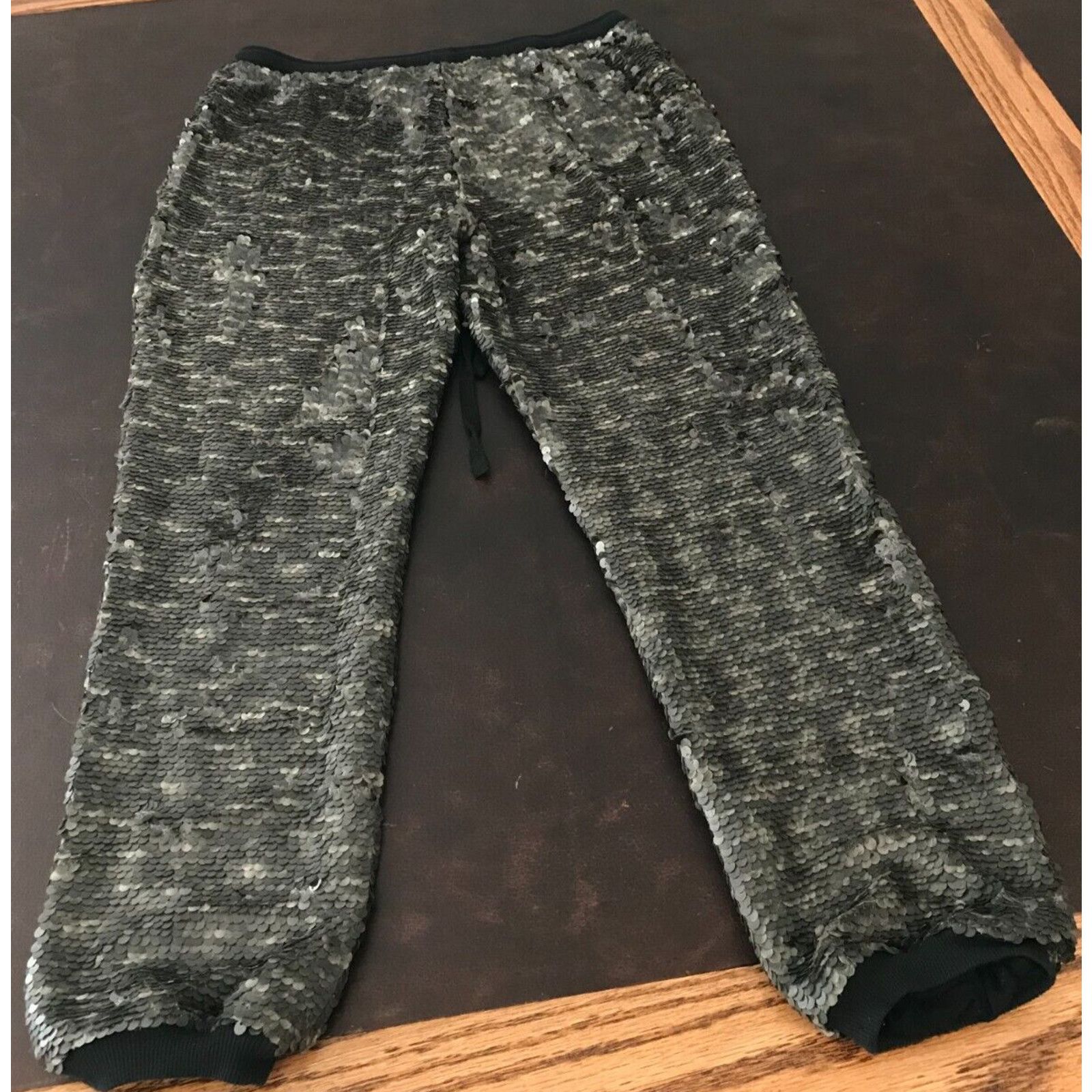 Free People Free People Scintillating Sequin Gunmetal Gray Jogger Pants Size 27" / US 4 / IT 40 - 2 Thumbnail