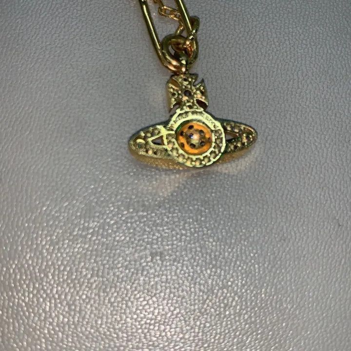 Vivienne Westwood Vivienne Westwood Gold Safety Pin Saturn Pendant Necklace Size ONE SIZE - 3 Thumbnail