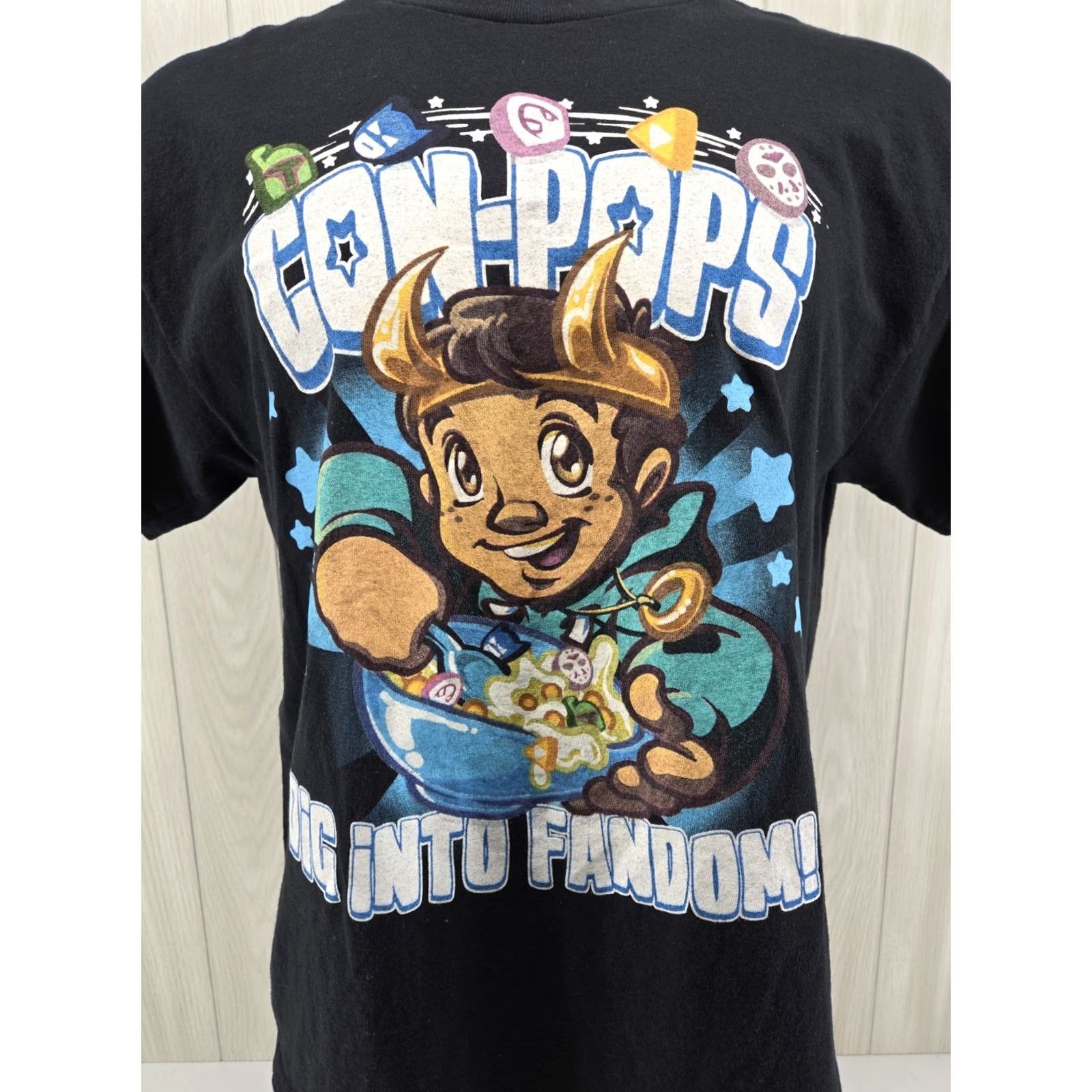 Gildan MegaCon Orlando Mens L Graphic T-Shirt Dig Into Fandom Con-Pops Tee Size US L / EU 52-54 / 3 - 3 Thumbnail