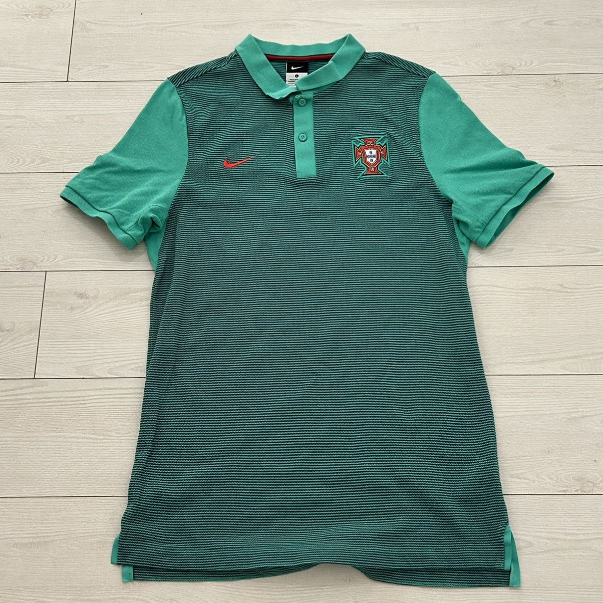 Nike Nike Portugal Polo Shirt x Sportwear x F.P.F x Vintage Size US L / EU 52-54 / 3 - 2 Thumbnail
