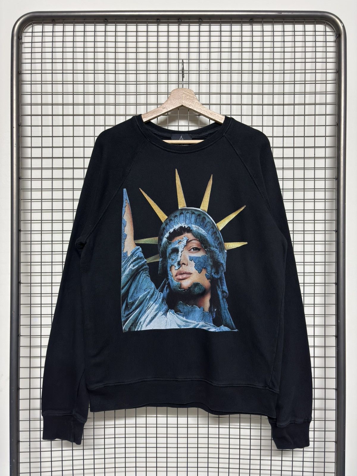Other 🚨FINAL DROP🚨Vintage Let’s Bubble Angelina Jolie Sweatshirt Size US L / EU 52-54 / 3 - 2 Thumbnail