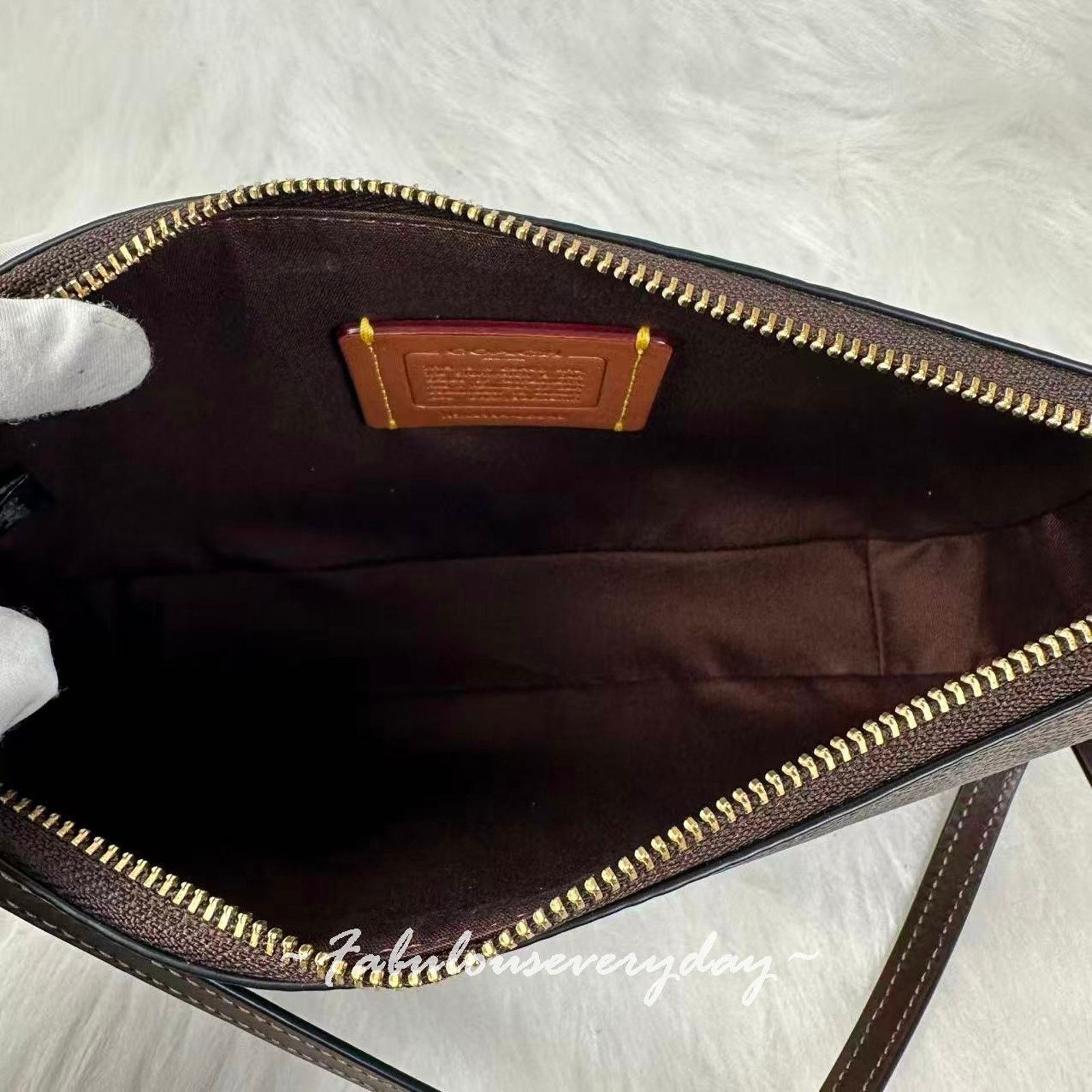 Coach Coach Plaza Bag Wristlet Canvas/Brass/Maple Gift Box Size ONE SIZE - 6 Thumbnail