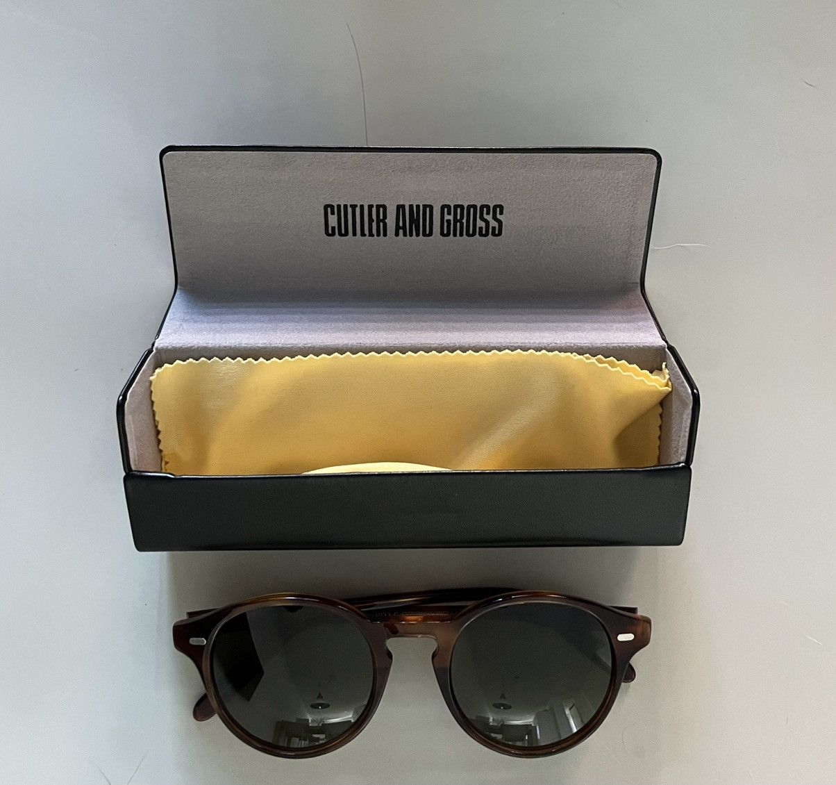 Cutler and Gross CUTLER AND GROSS | model 1233 Size ONE SIZE - 1 Thumbnail