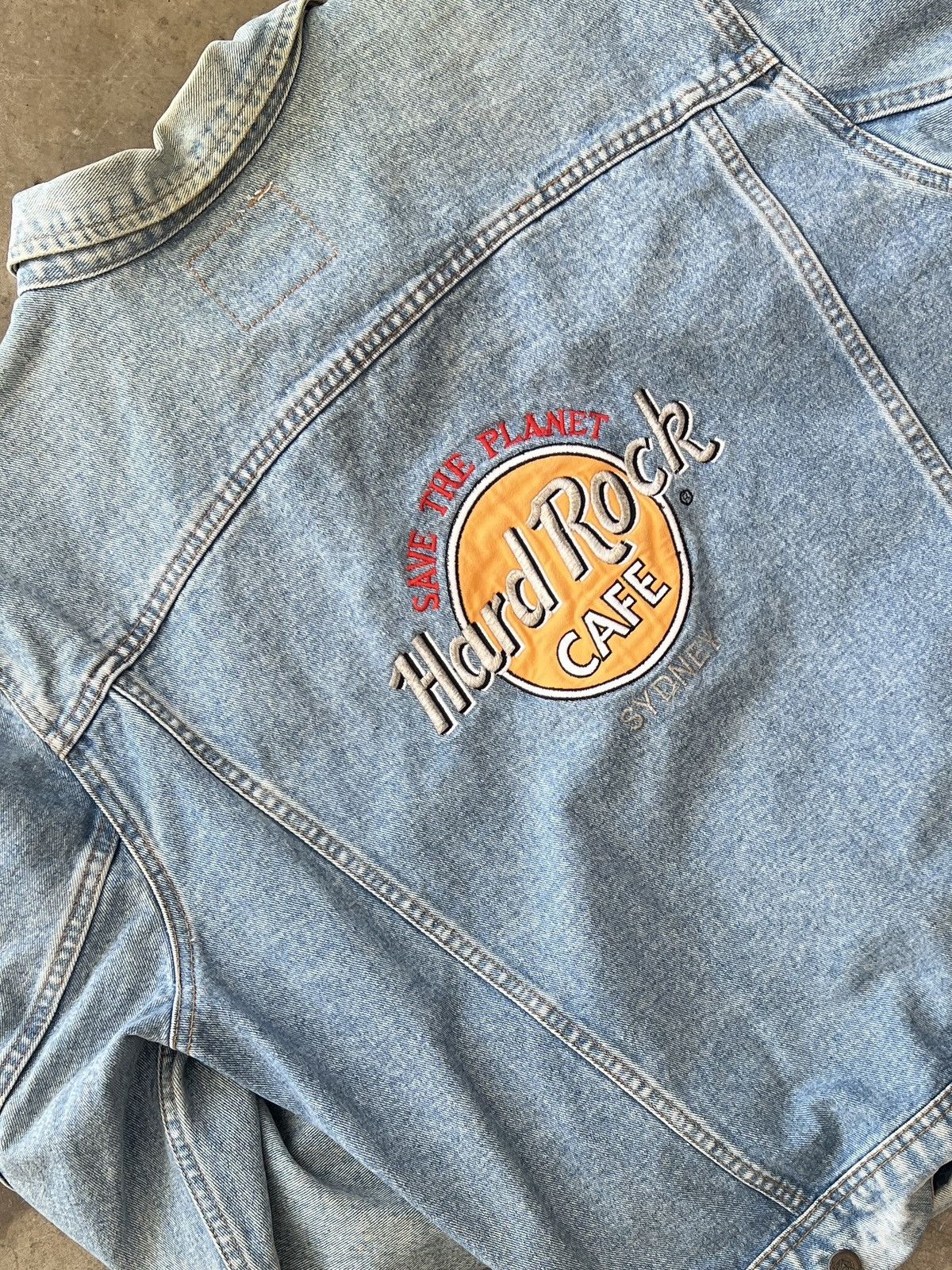 Hard Rock Cafe × Vintage Vintage Hard Rock Cafe 90s Vintage Denim Button Jacket Large Size US L / EU 52-54 / 3 - 1 Thumbnail