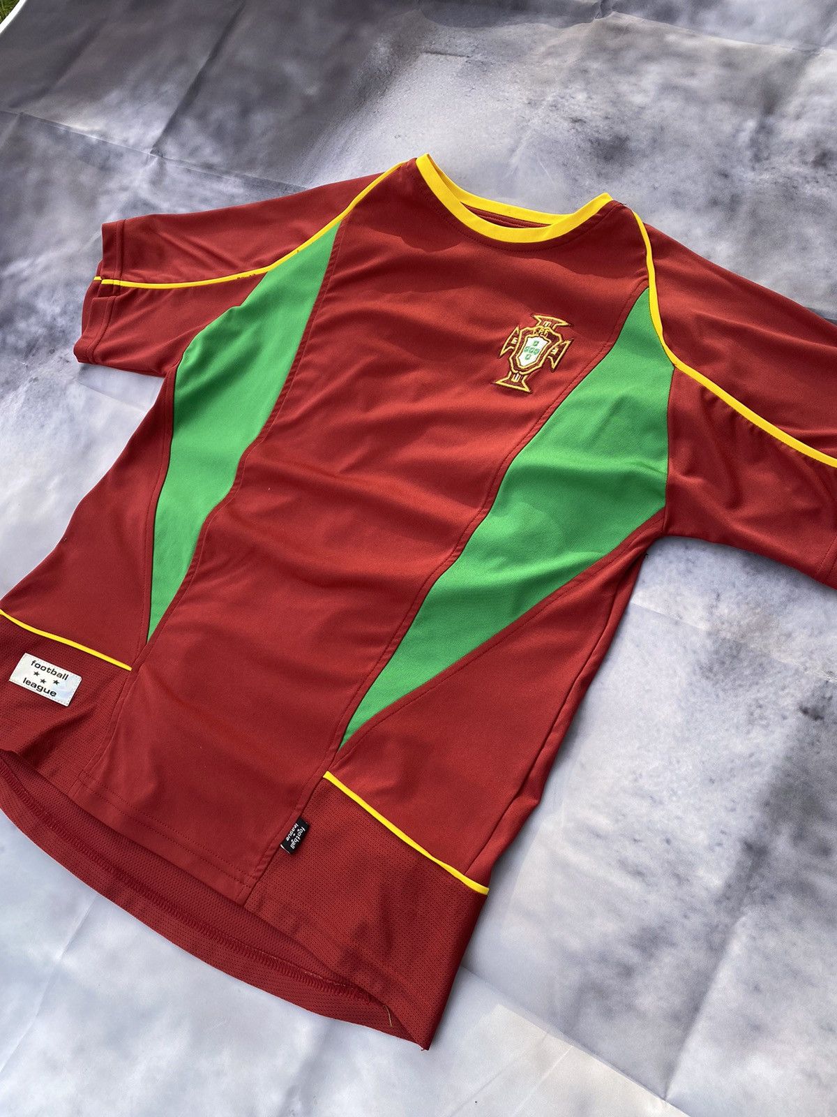 Vintage Vintage Portugal 2002-04 Home Football Soccer Jersey Figo #7 Size US M / EU 48-50 / 2 - 5 Thumbnail