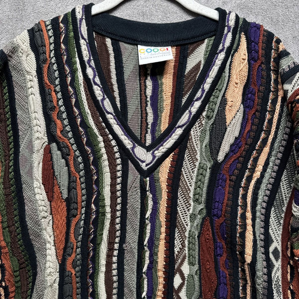 Coogi Coogi Australia Sweater Mens Large V Neck 3D Knit Size US L / EU 52-54 / 3 - 3 Thumbnail