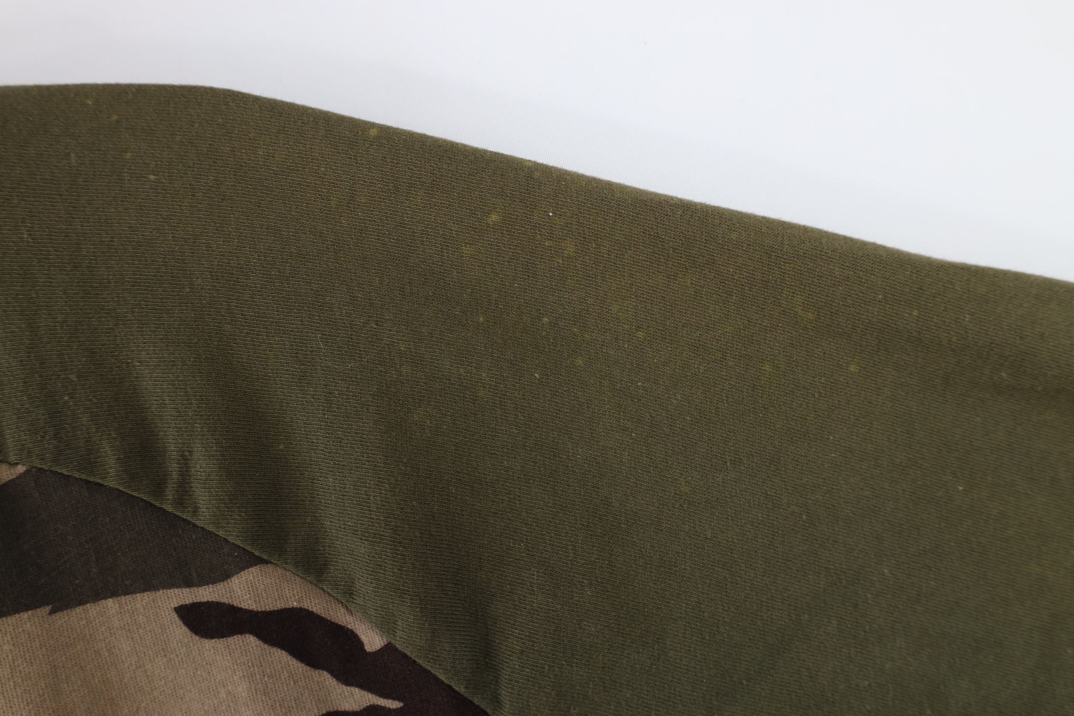 Vintage Vintage 90s Streetwear Camouflage Short Sleeve T-Shirt Size US L / EU 52-54 / 3 - 9 Thumbnail