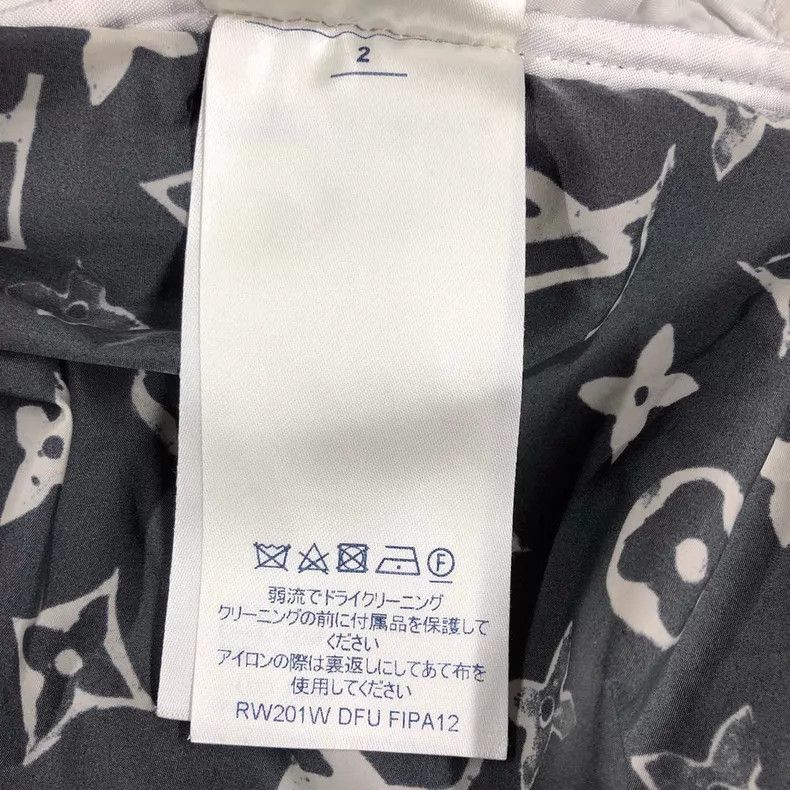 Louis Vuitton Louis Vuitton Black and white full-print presbyopic casual Size US 34 / EU 50 - 4 Thumbnail
