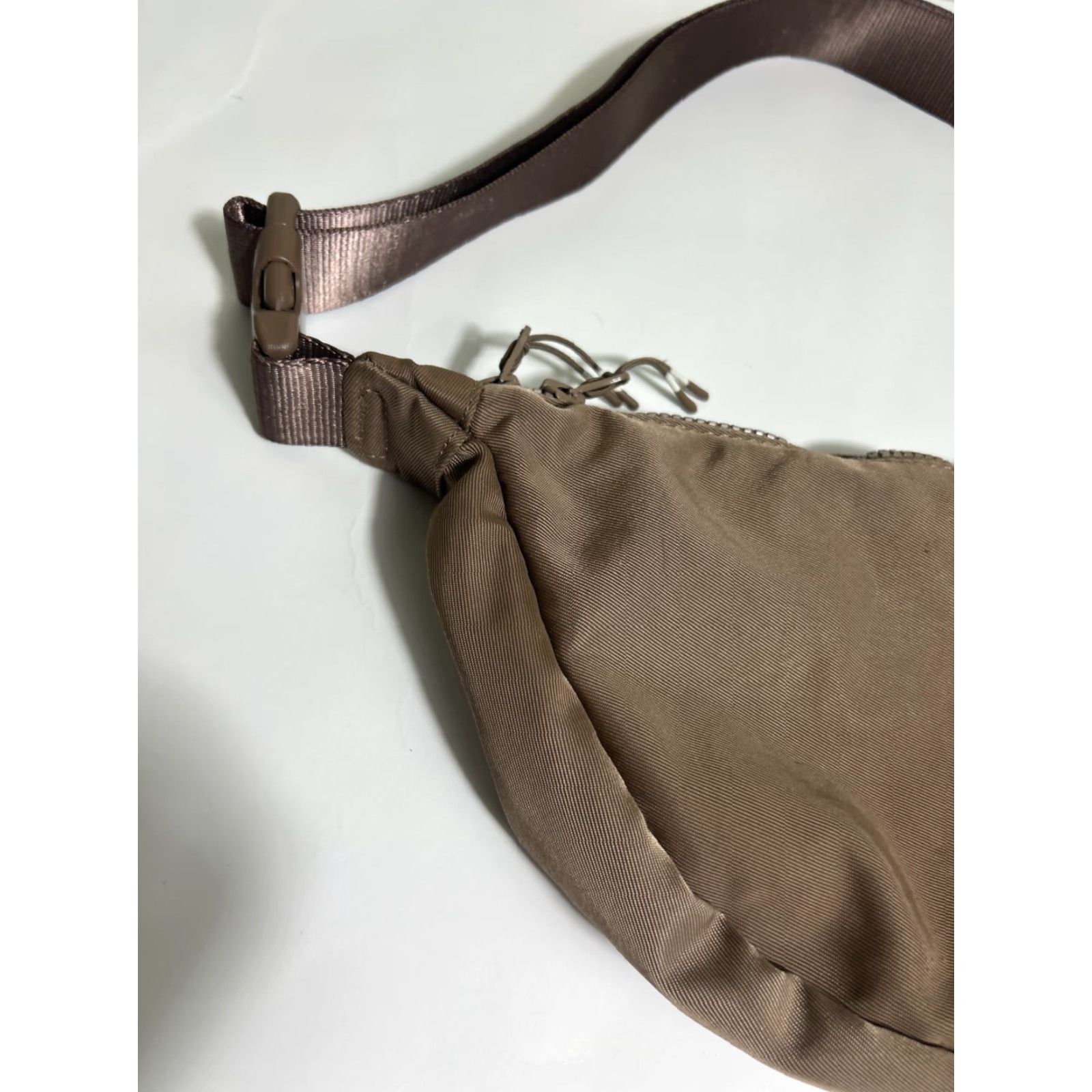 Fabletics Fabletics The Sling Crossbody Zip Bag Taupe Adjustable Strap Eco Minimalist Size ONE SIZE - 2 Thumbnail