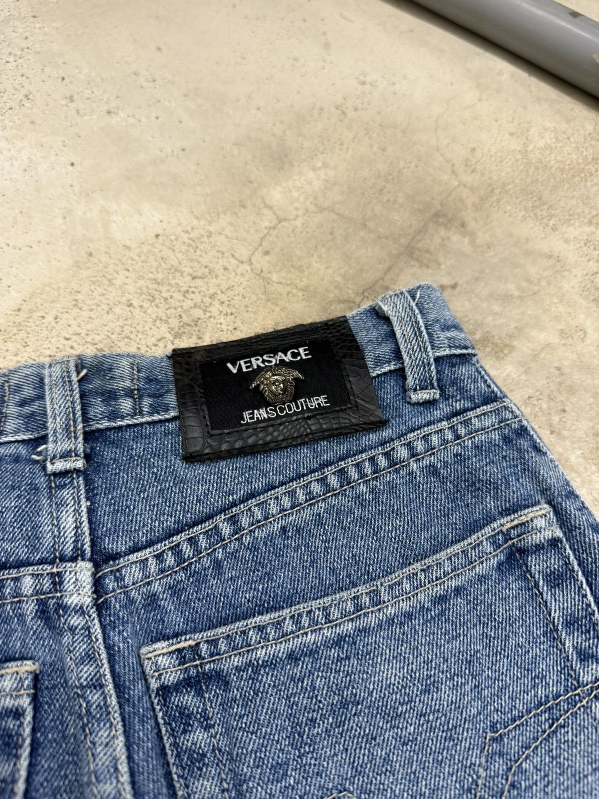 Versace Vintage Versace Jeans Couture Stonewash DistressDenim Pants Size 25" / US 0 / IT 36 - 18 Thumbnail