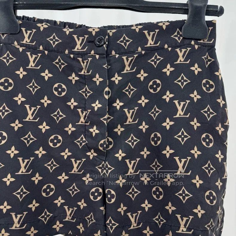 Louis Vuitton Louis Vuitton Monogram Silk Shorts. Size US 36 / EU 52 - 3 Thumbnail