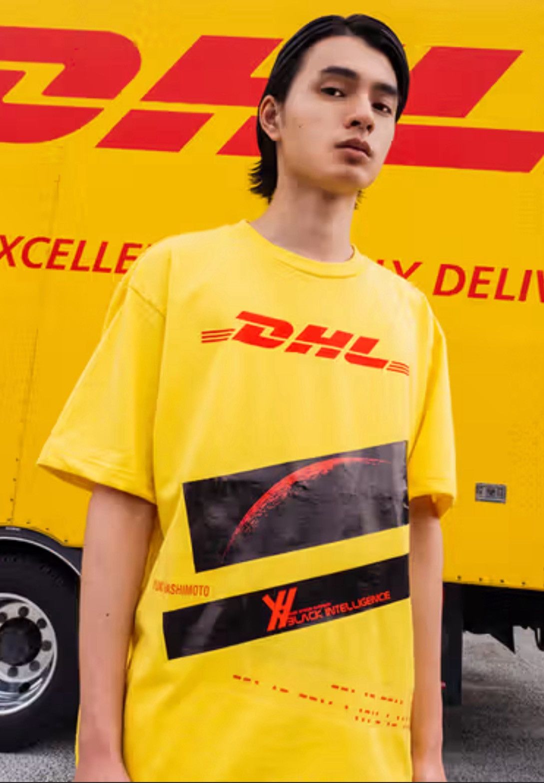 Japanese Brand DHL Tshirt Collaborates with Japanese Brand YUKI HASHIMOTO Size US L / EU 52-54 / 3 - 2 Thumbnail