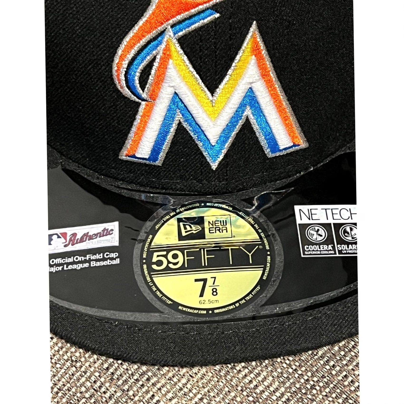 New Era New Era 59FIFTY Miami Marlins Hat Mens 7 7/8 Black MLB Fitted On-Field Cap Size ONE SIZE - 7 Thumbnail