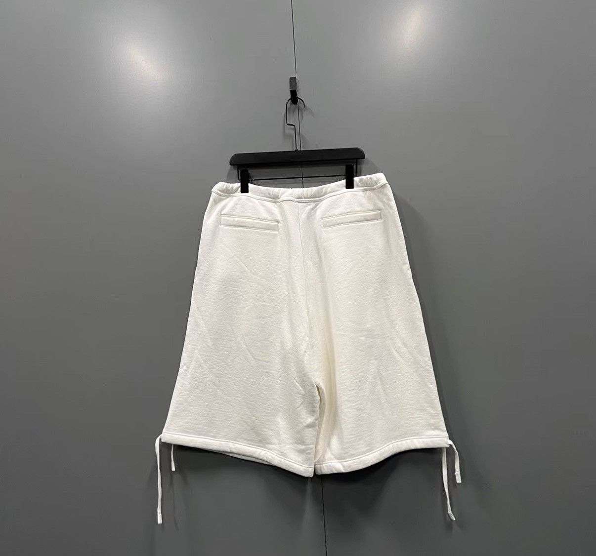 Dior Dior Letter & Number Embroidered Shorts J41 Size US 36 / EU 52 - 2 Thumbnail